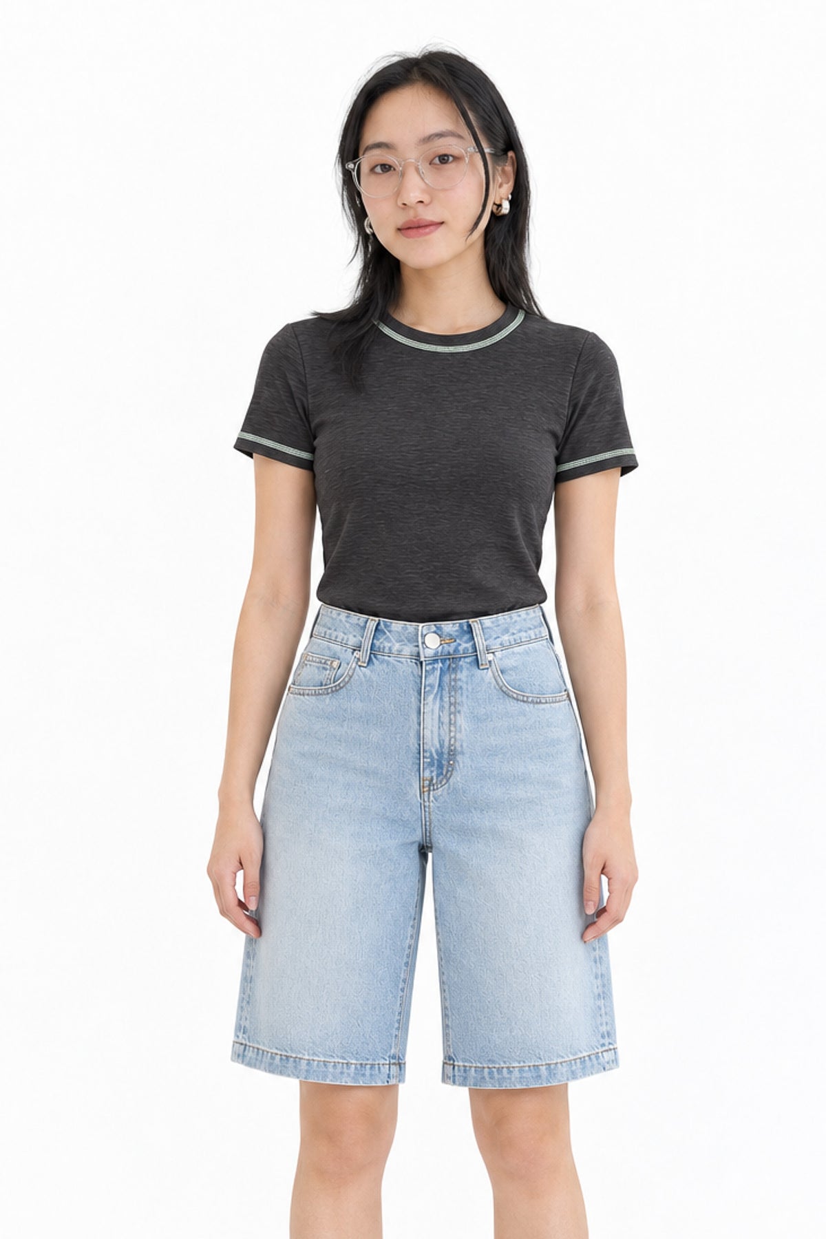 Contrast Stitch Crew Neck Tee in Grey+Green