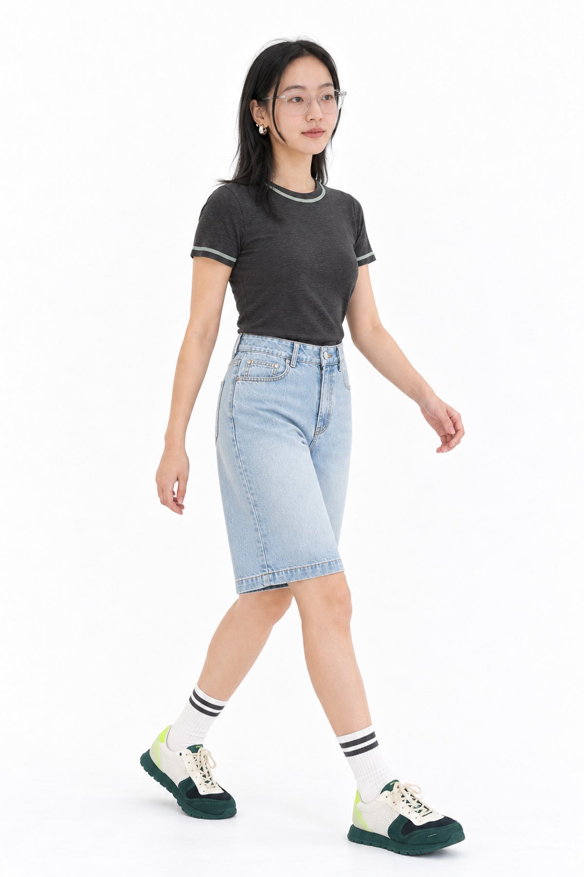 Contrast Stitch Crew Neck Tee in Grey+Green