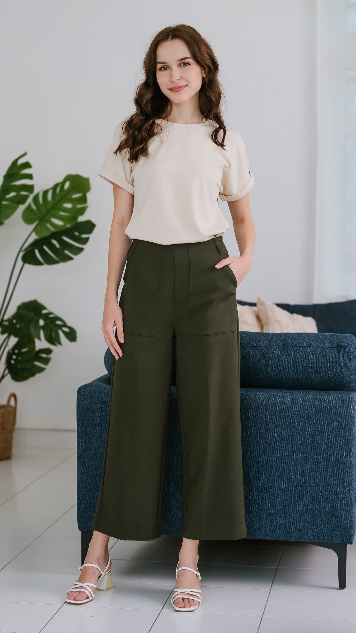 Core Essentials Broad Pants in Army Green [ONLINE ONLY]