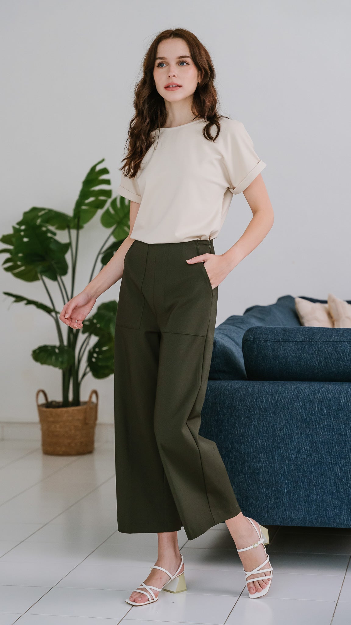 Core Essentials Broad Pants in Army Green [ONLINE ONLY]
