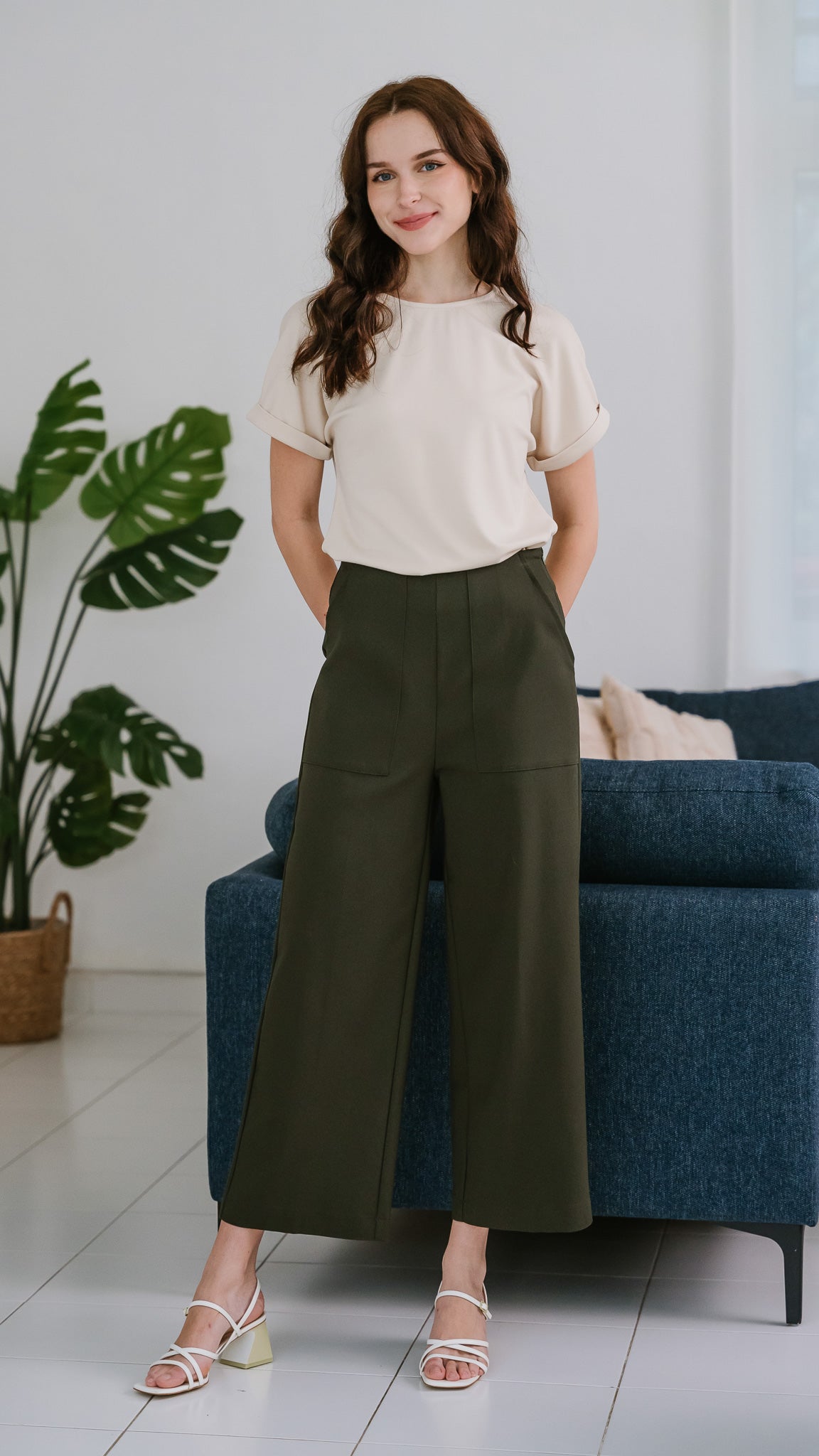 Core Essentials Broad Pants in Army Green [ONLINE ONLY]