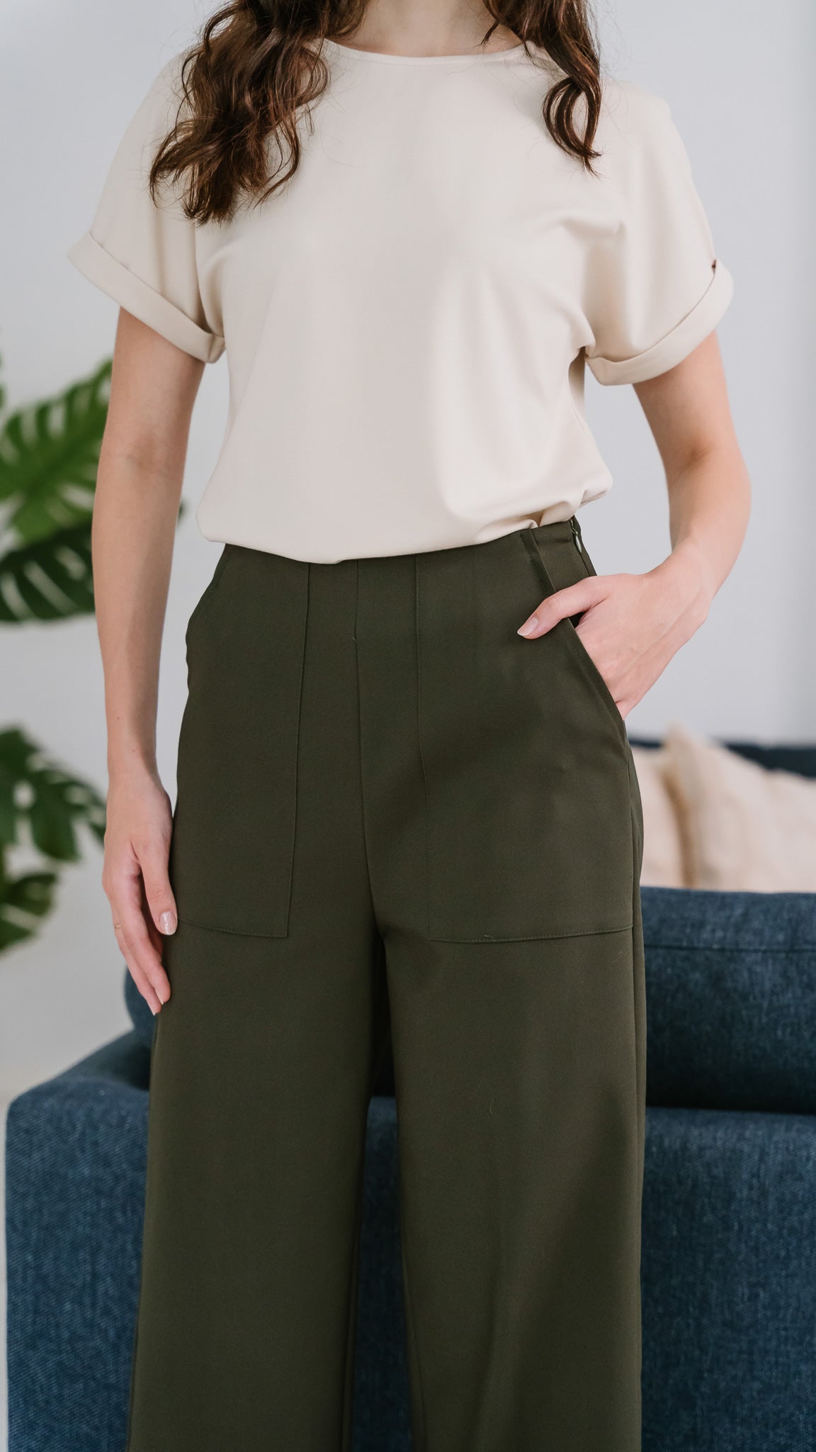 Core Essentials Broad Pants in Army Green [ONLINE ONLY]