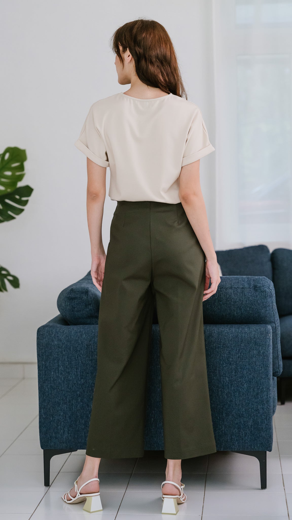 Core Essentials Broad Pants in Army Green [ONLINE ONLY]