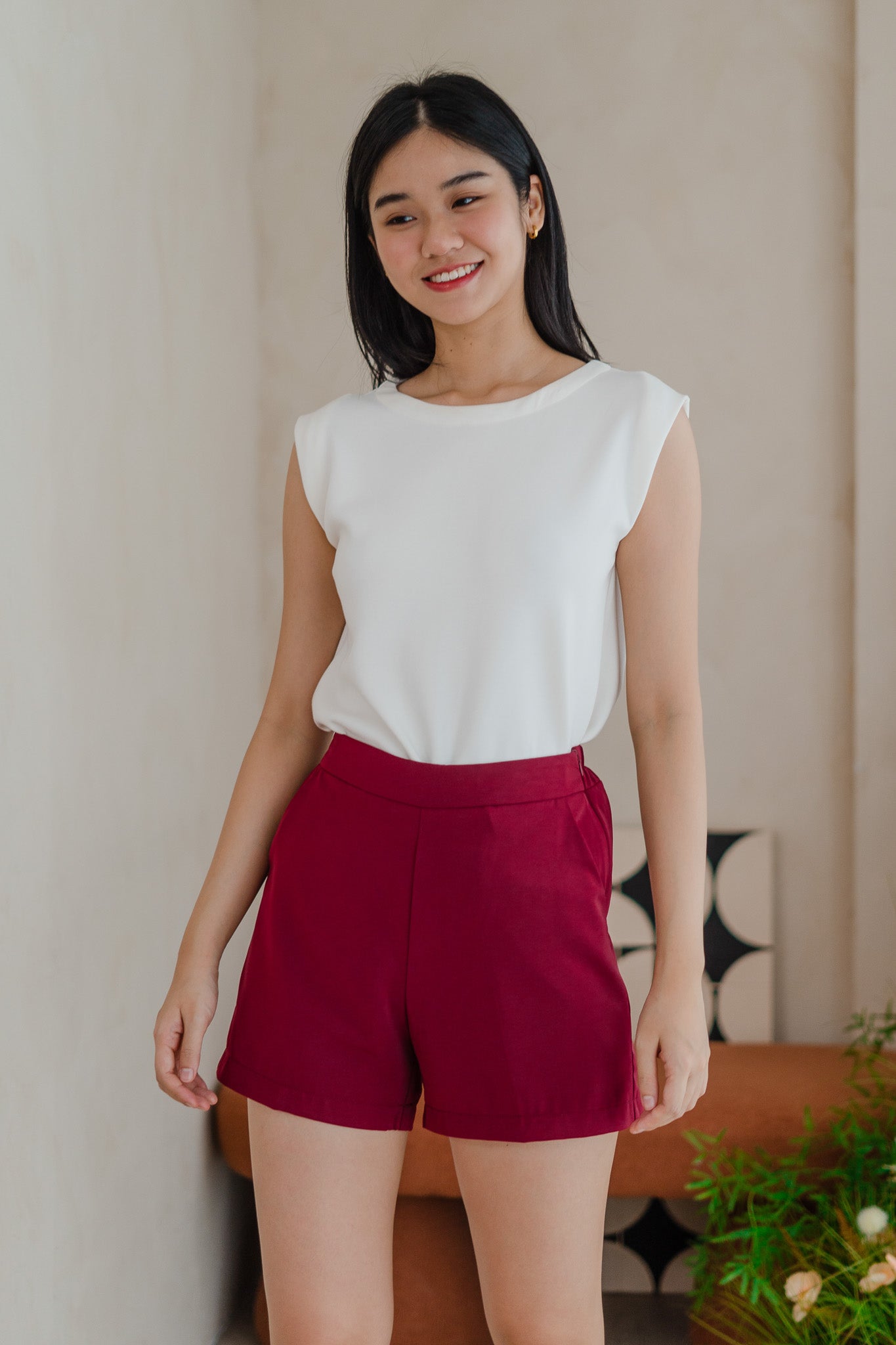 Yan Elasticised Shorts in Wine [ONLINE ONLY]