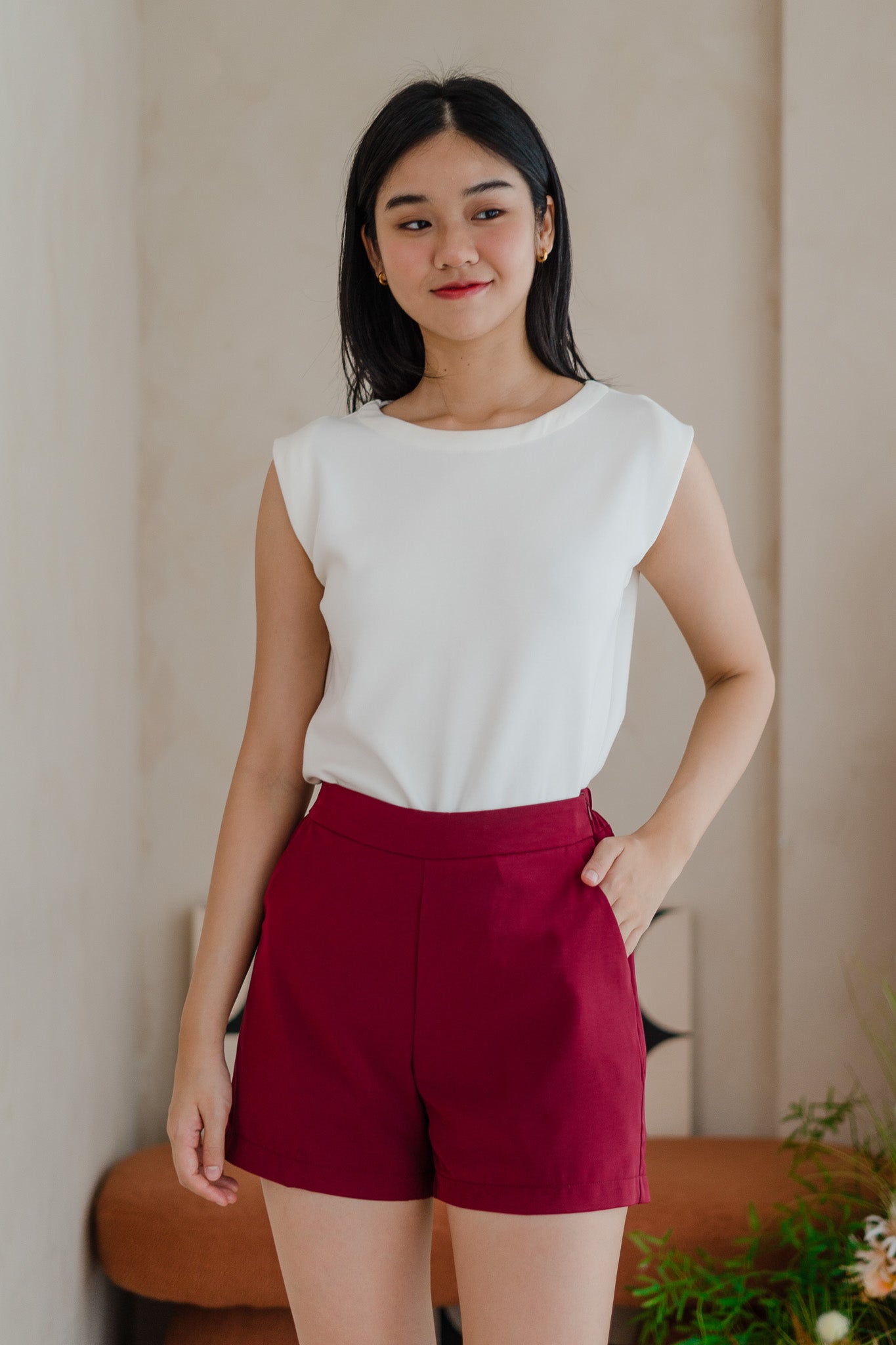 Yan Elasticised Shorts in Wine [ONLINE ONLY]