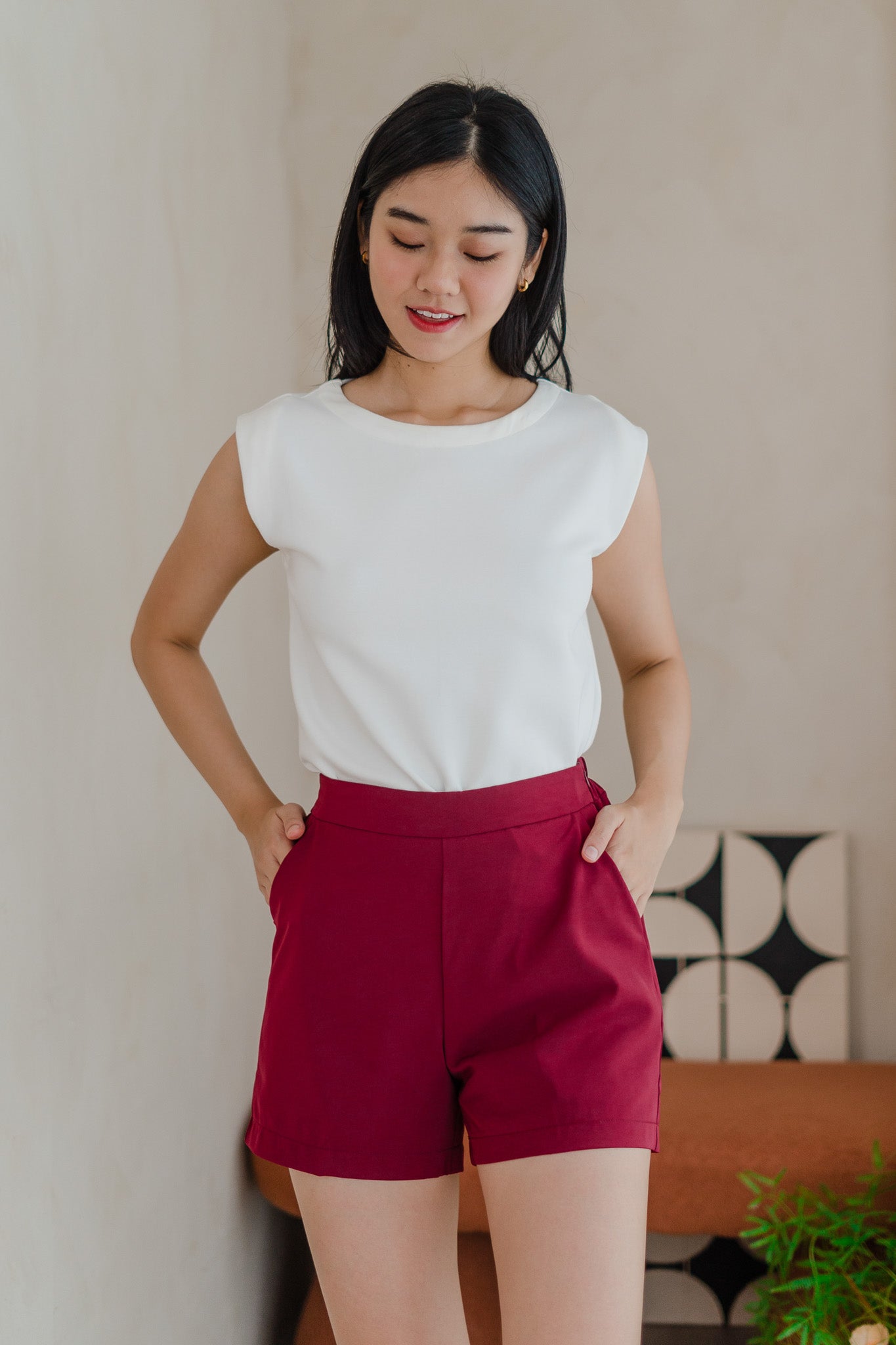 Yan Elasticised Shorts in Wine [ONLINE ONLY]