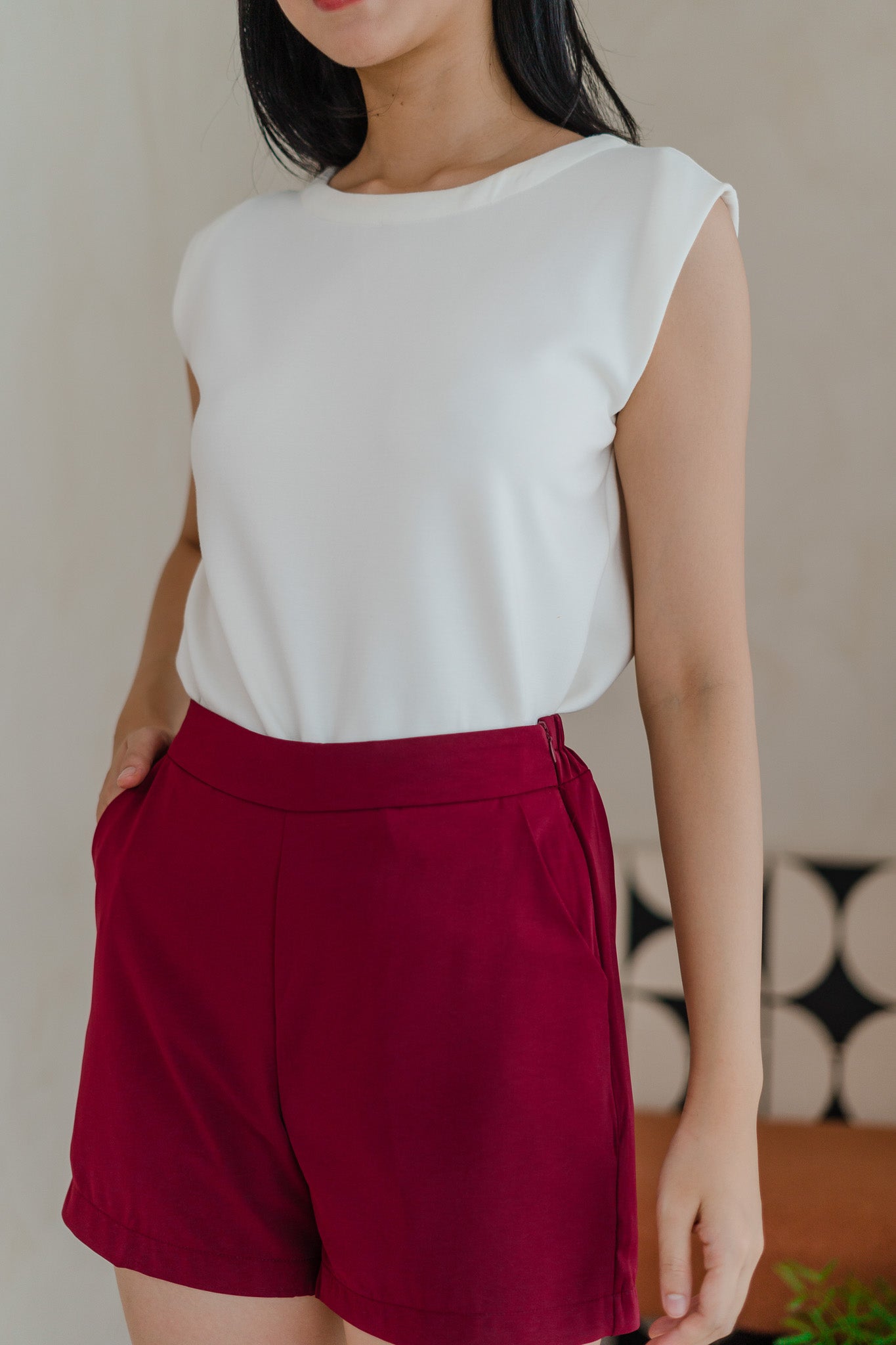 Yan Elasticised Shorts in Wine [ONLINE ONLY]