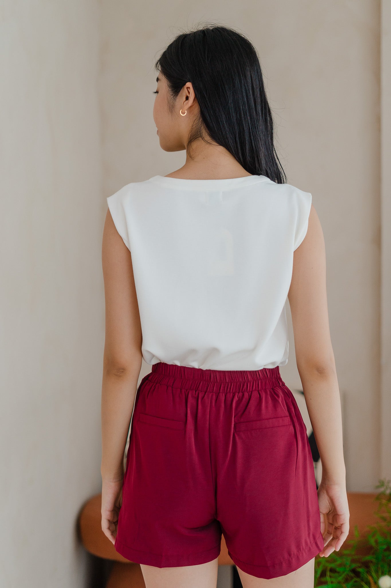 Yan Elasticised Shorts in Wine [ONLINE ONLY]