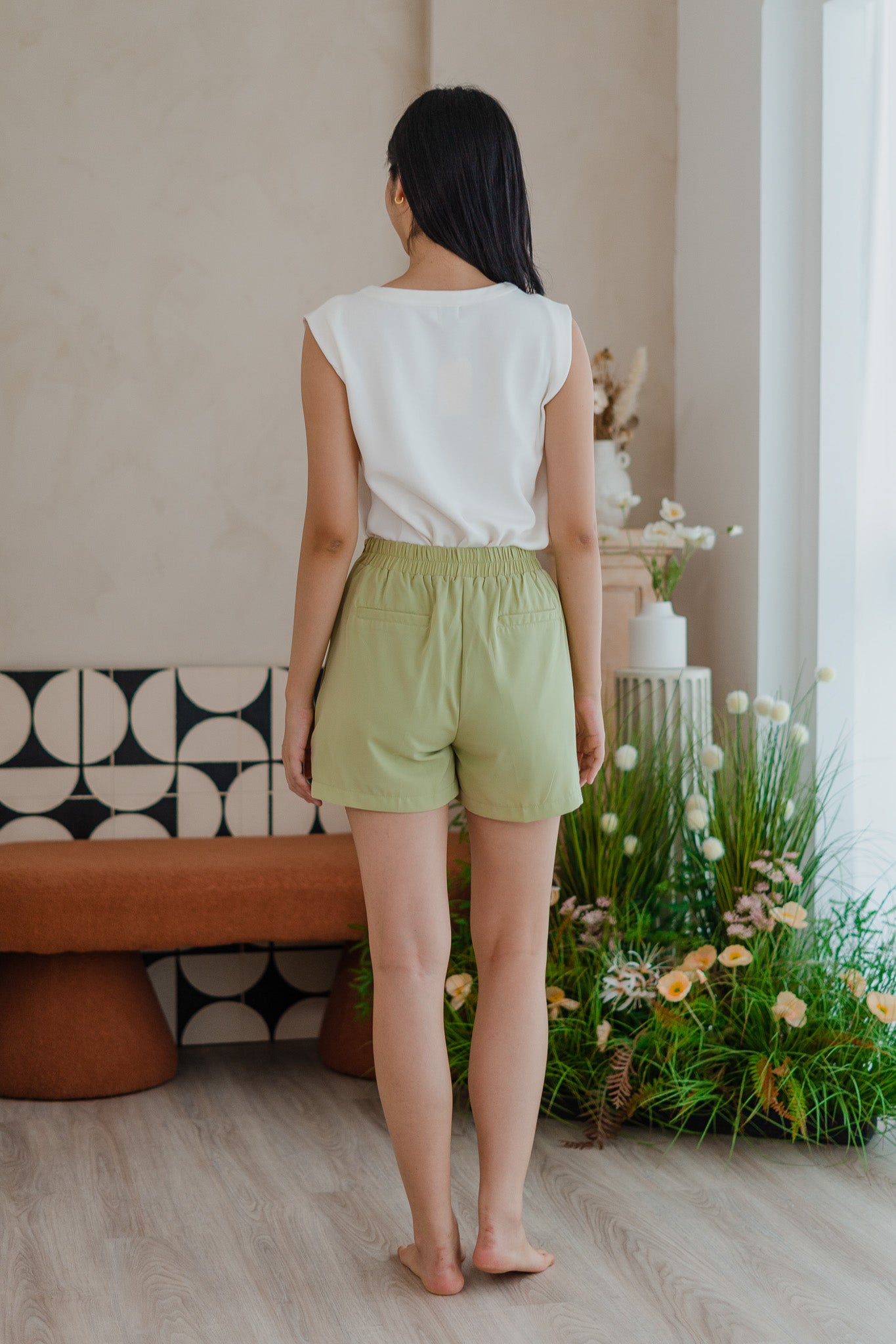 Yan Elasticised Shorts in Light Green [ONLINE ONLY]