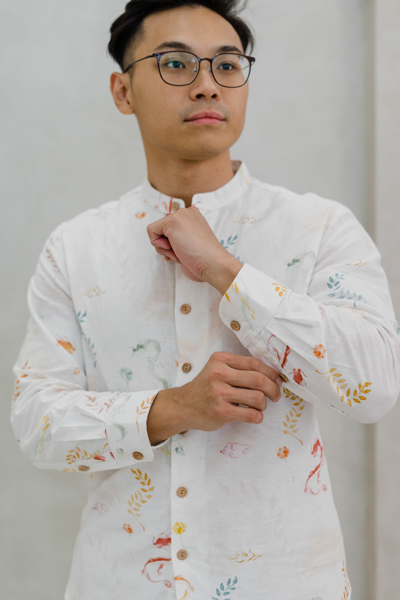 Winds Of Fortune Men's Long Sleeve Linen Shirt in Joy