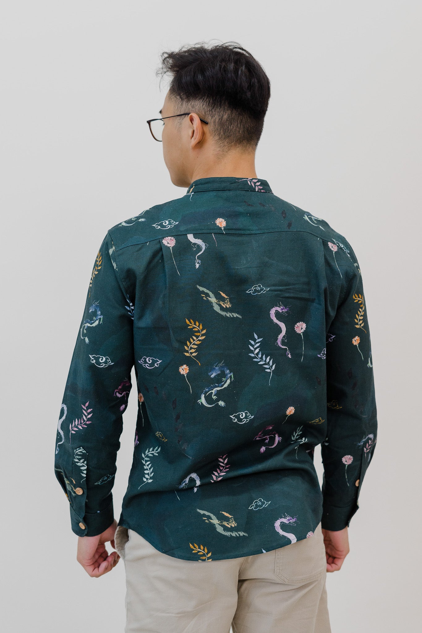 Winds Of Fortune Men's Long Sleeve Linen Shirt in Abundance