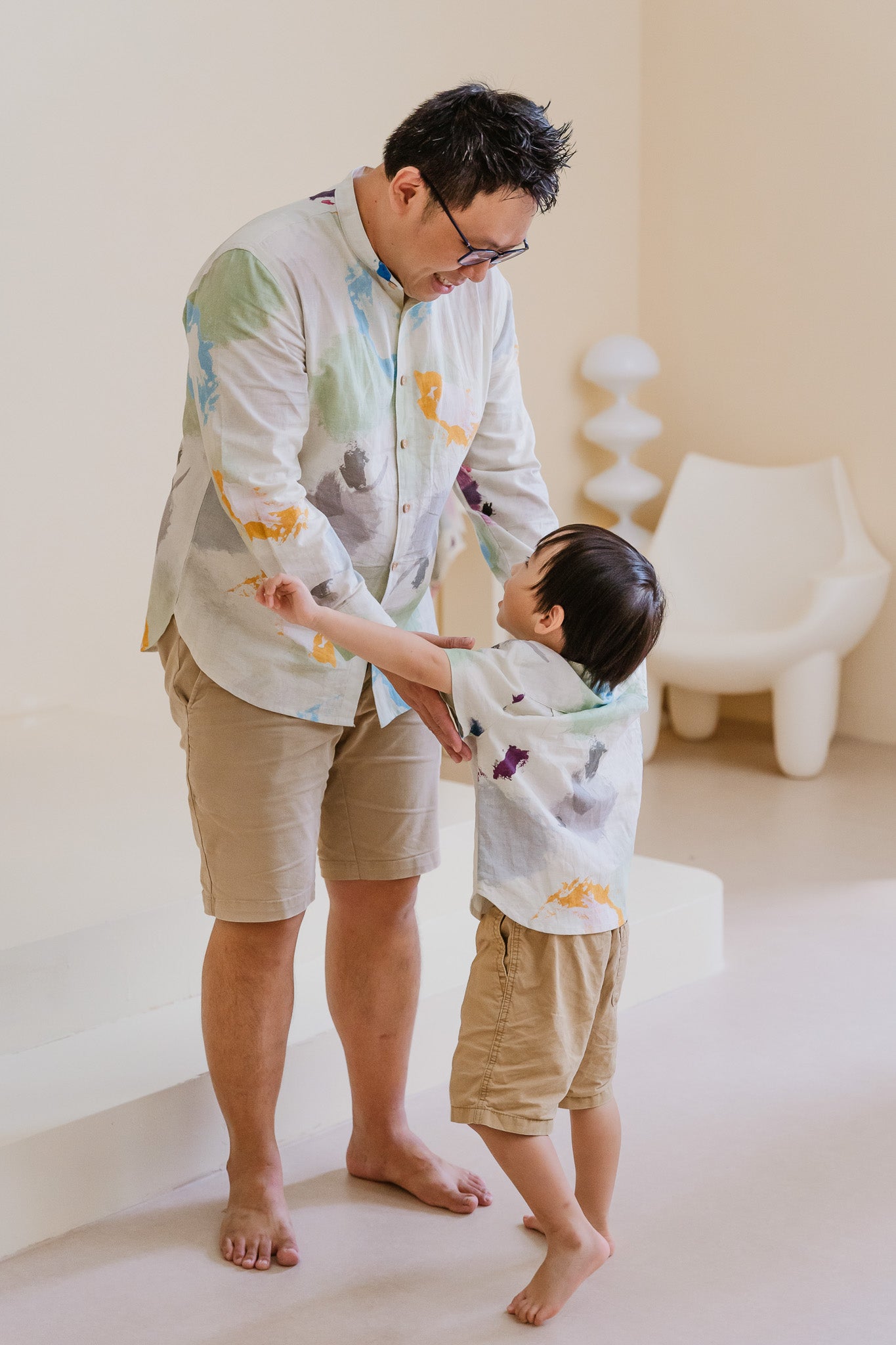 Life On A Canvas II Men's Long Sleeve Linen Shirt in Harmony