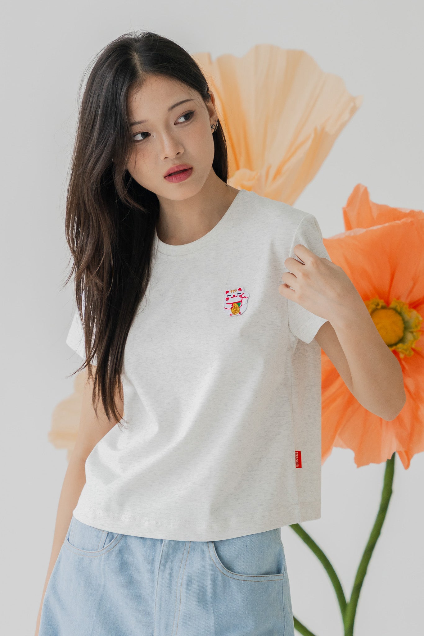 Fortune Cat Women's Tee in Light Gray
