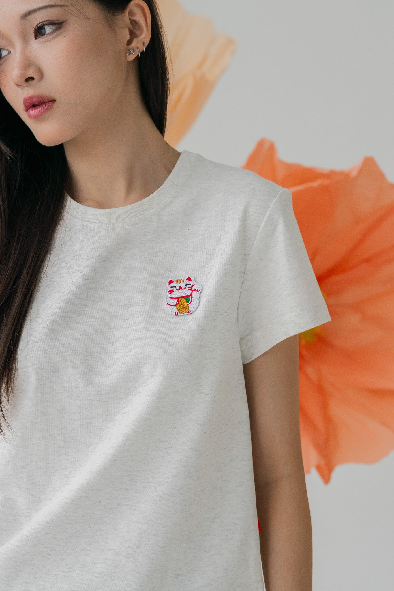 Fortune Cat Women's Tee in Light Gray
