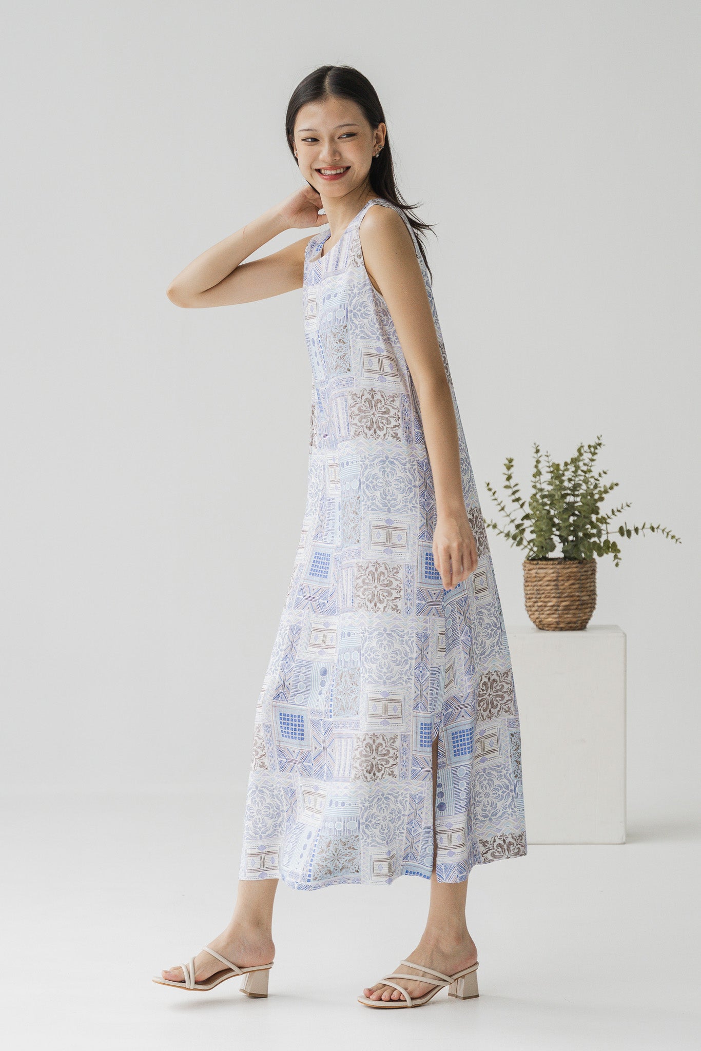 Ayra Printed Two-way Midaxi Dress in Blue