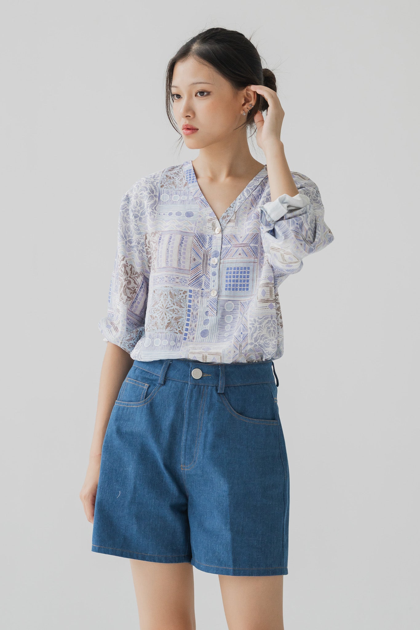 Mom Fit Denim Shorts in Mid Wash
