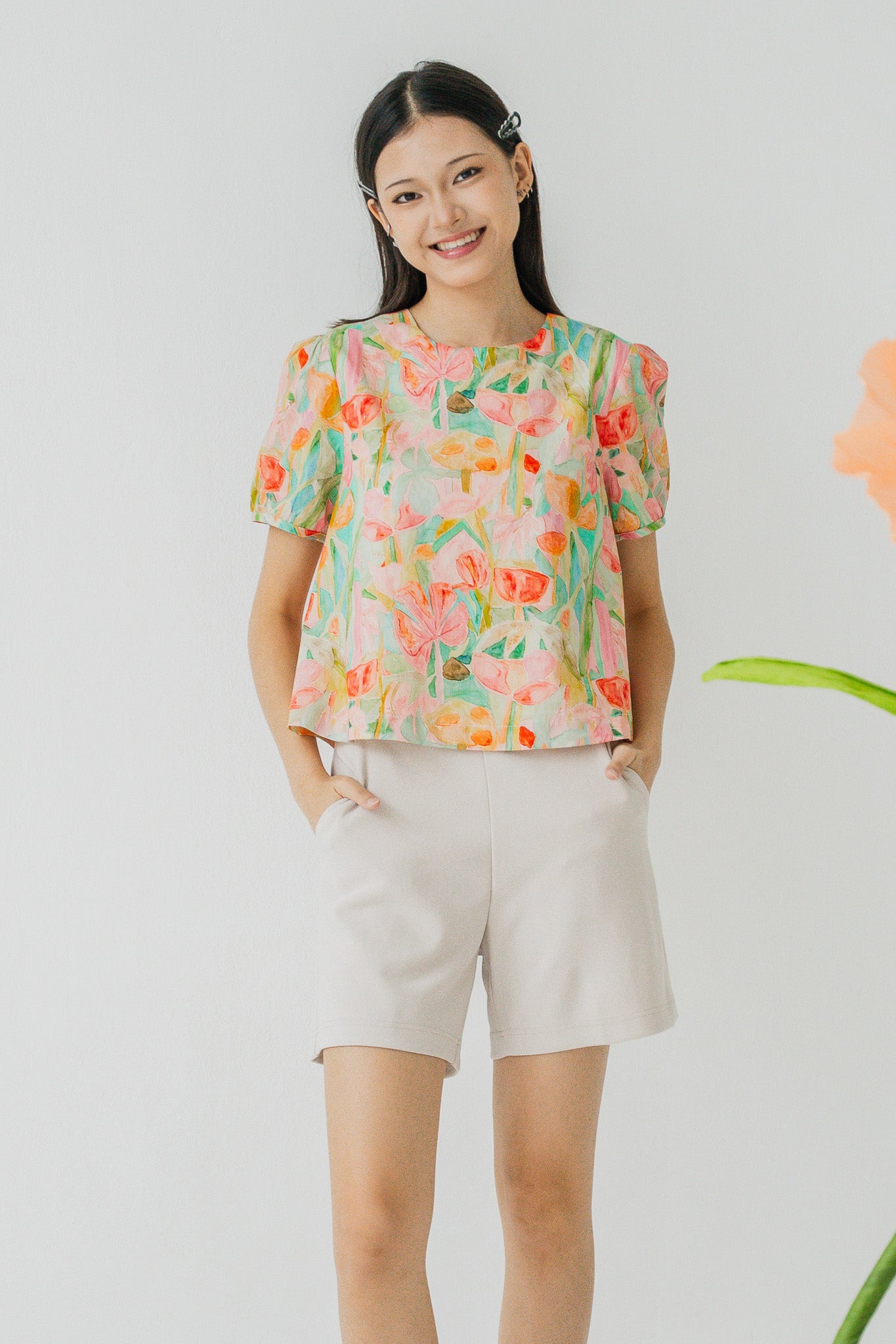 Jodie Clean Cut Shorts in Cream