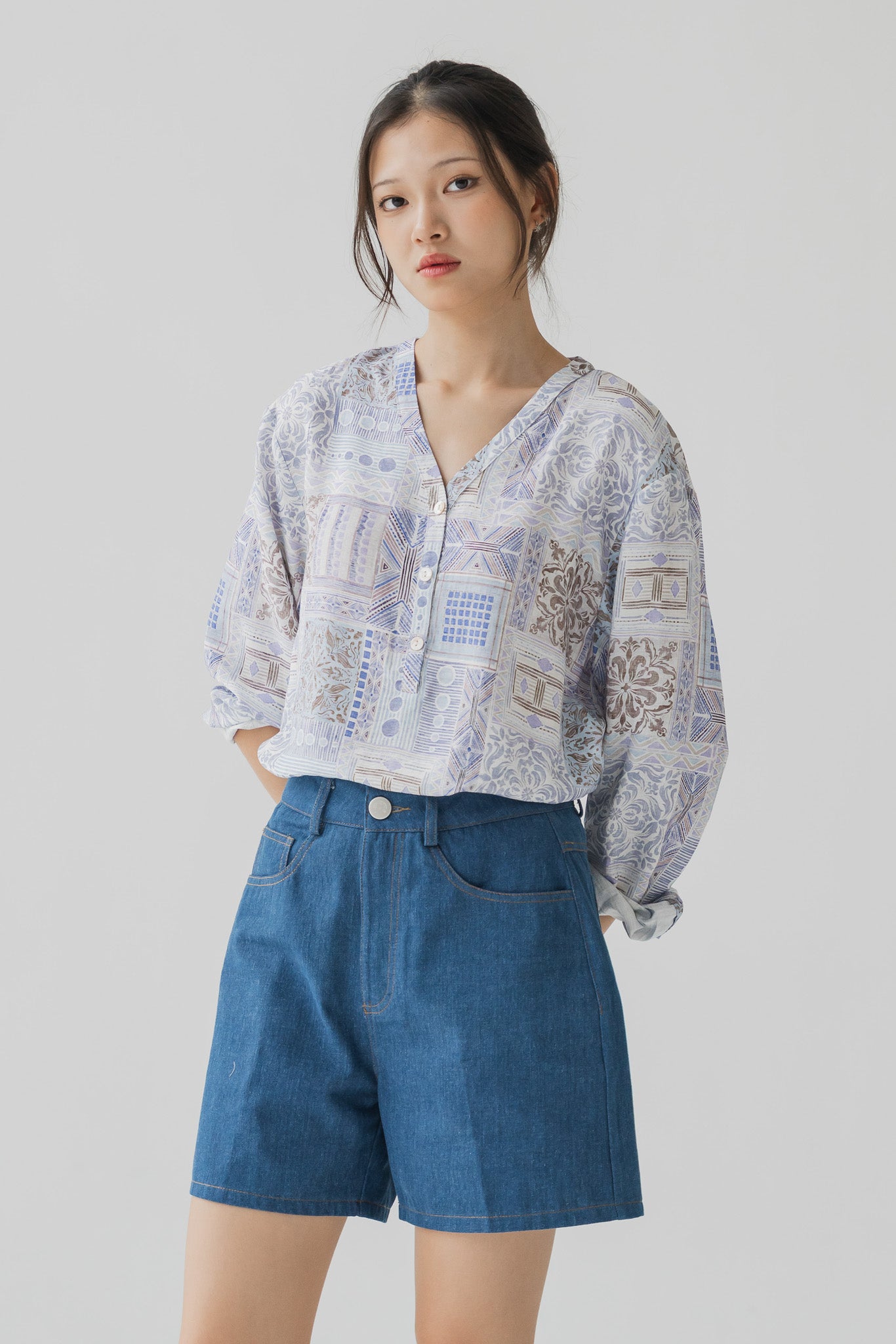 Mom Fit Denim Shorts in Mid Wash