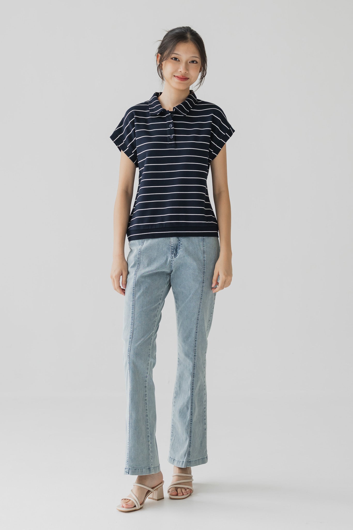 Flare Fit Jeans in Light Wash