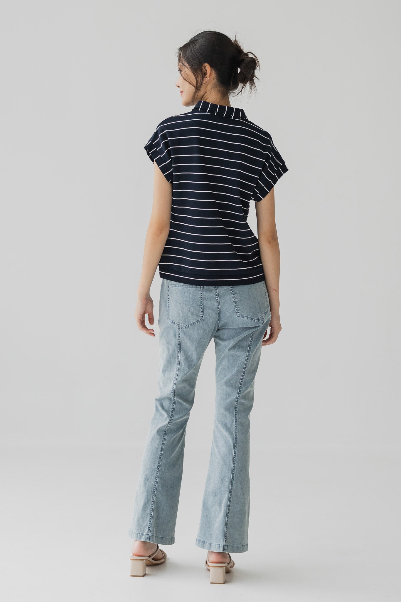 Flare Fit Jeans in Light Wash