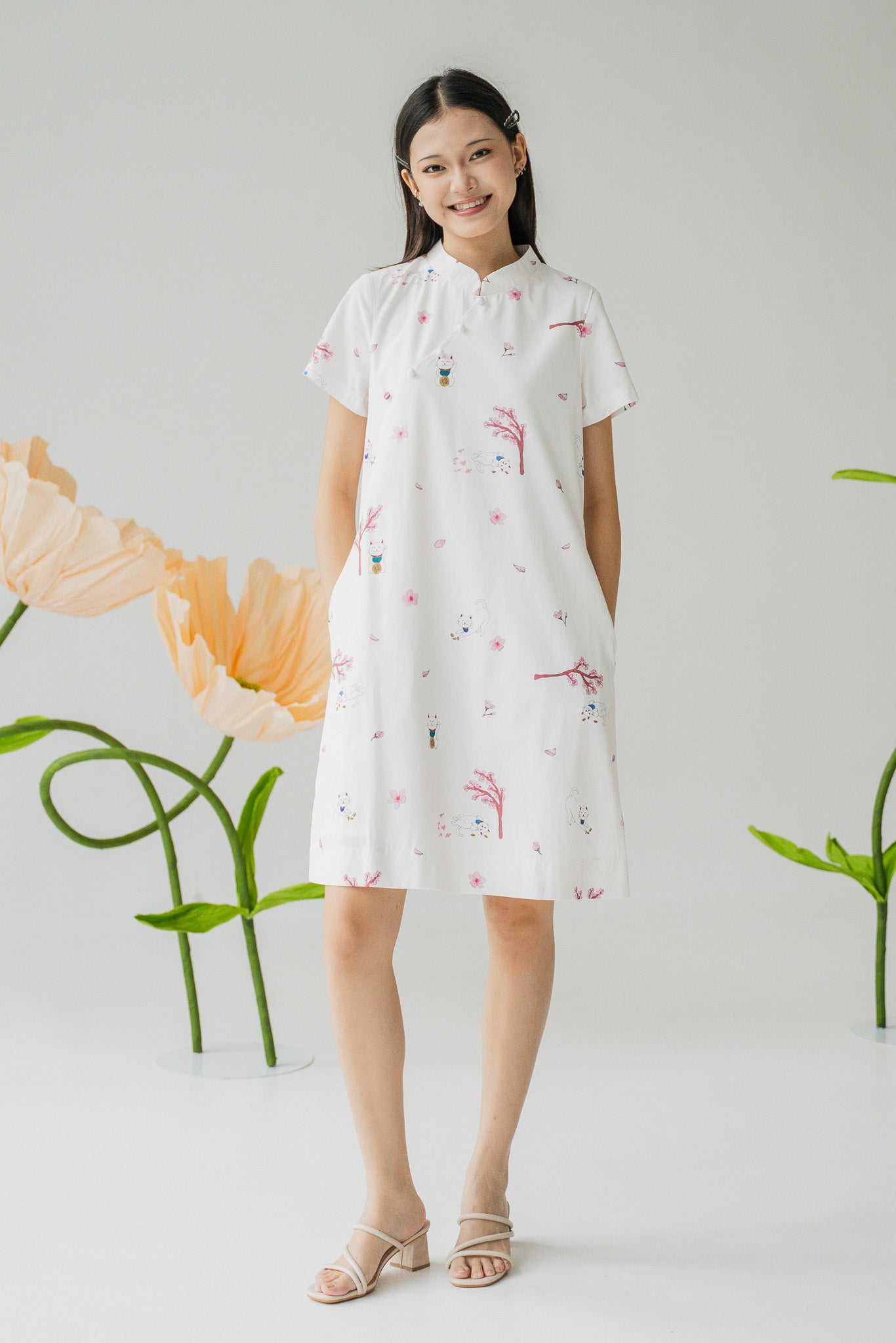 Fortune In Bloom Mandarin Collar Dress in Shiro