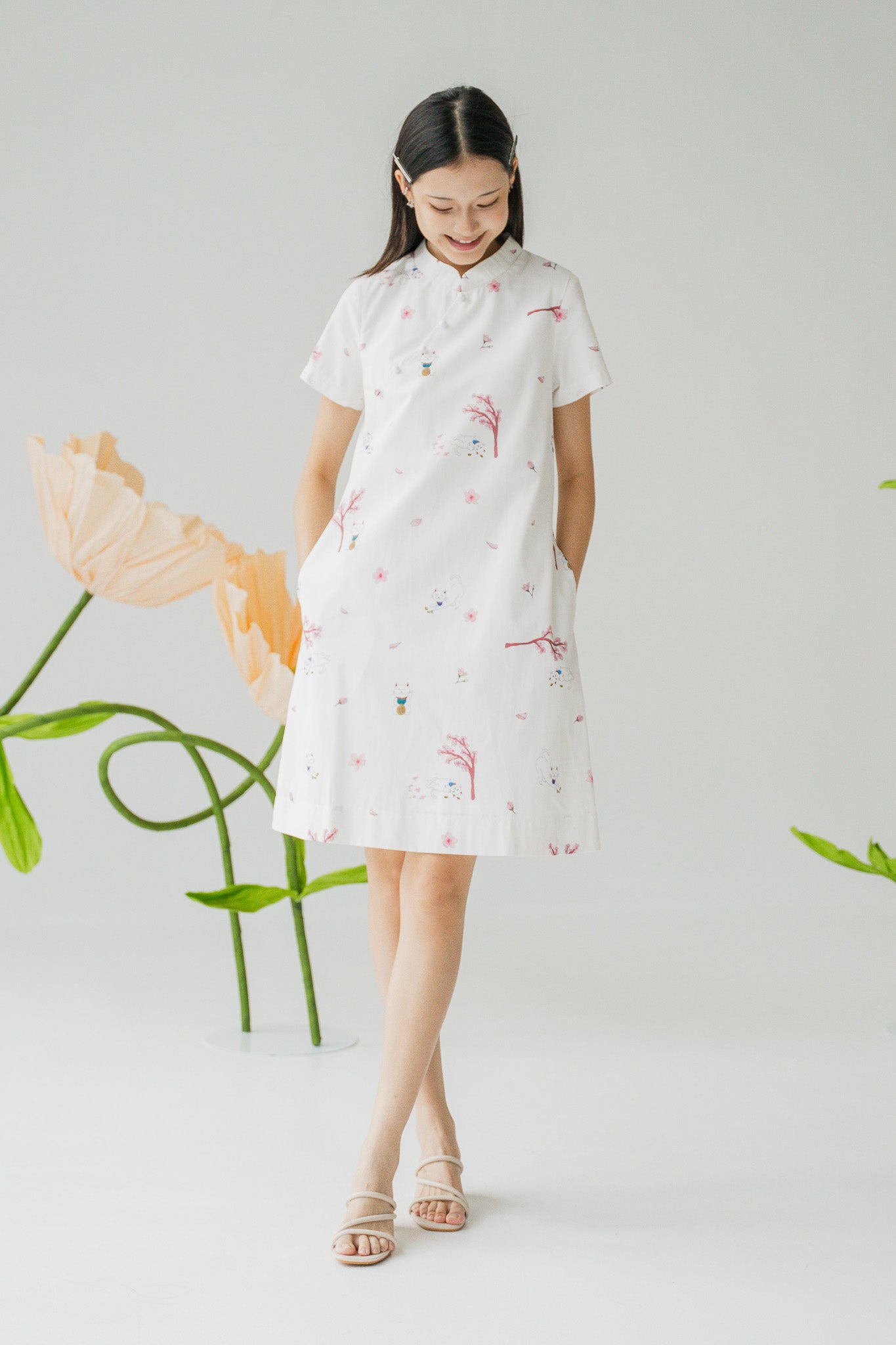 Fortune In Bloom Mandarin Collar Dress in Shiro