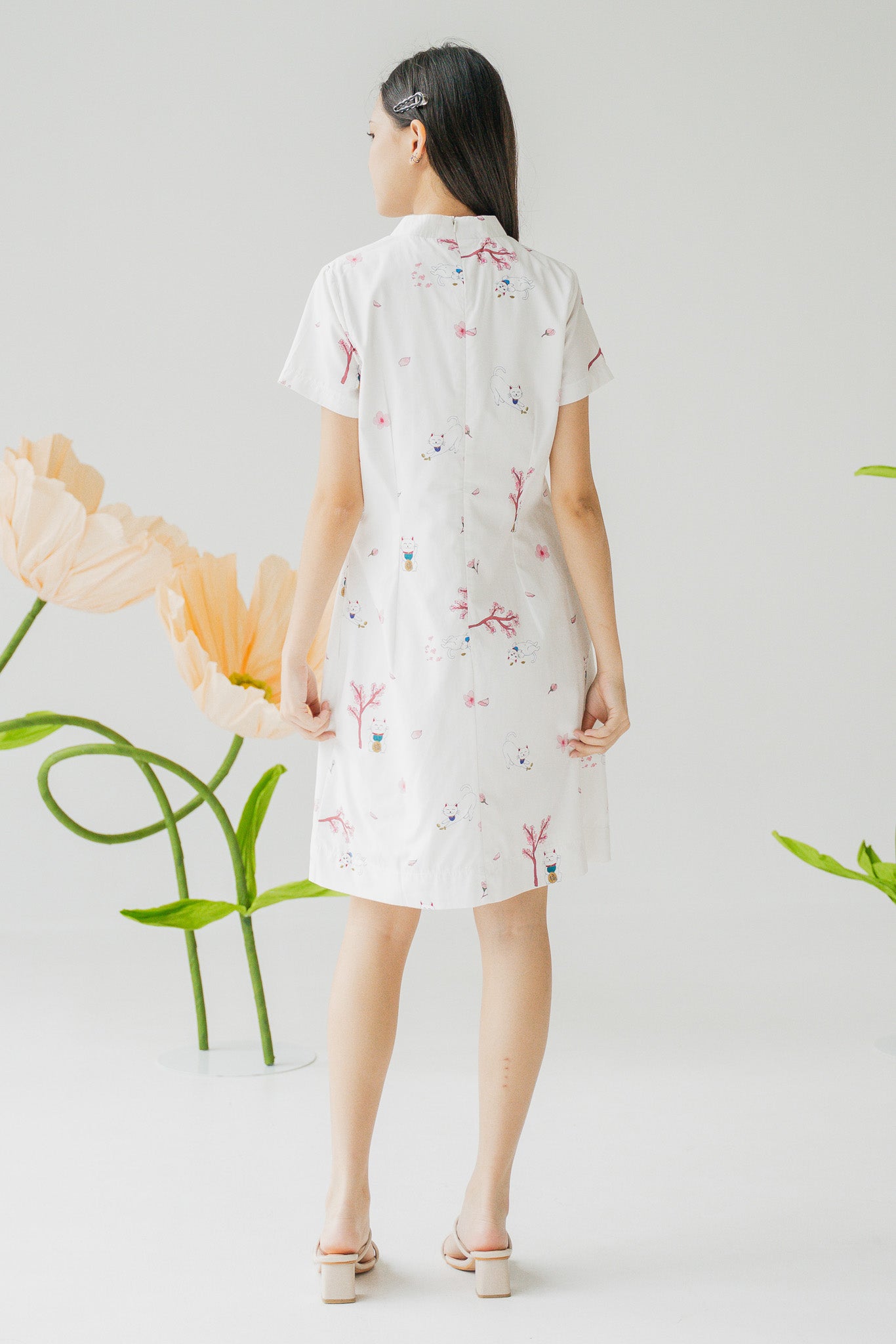 Fortune In Bloom Mandarin Collar Dress in Shiro