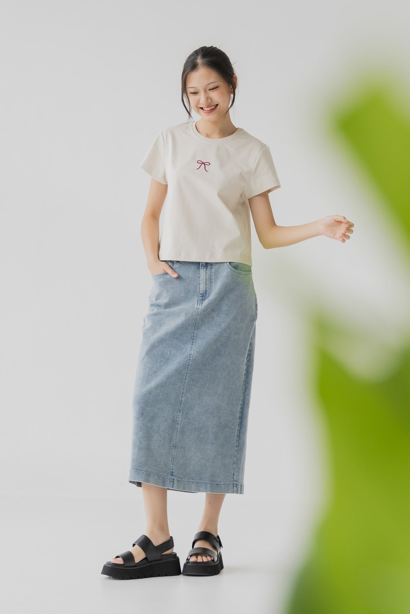 Back Slit Midaxi Denim Skirt in Light Wash