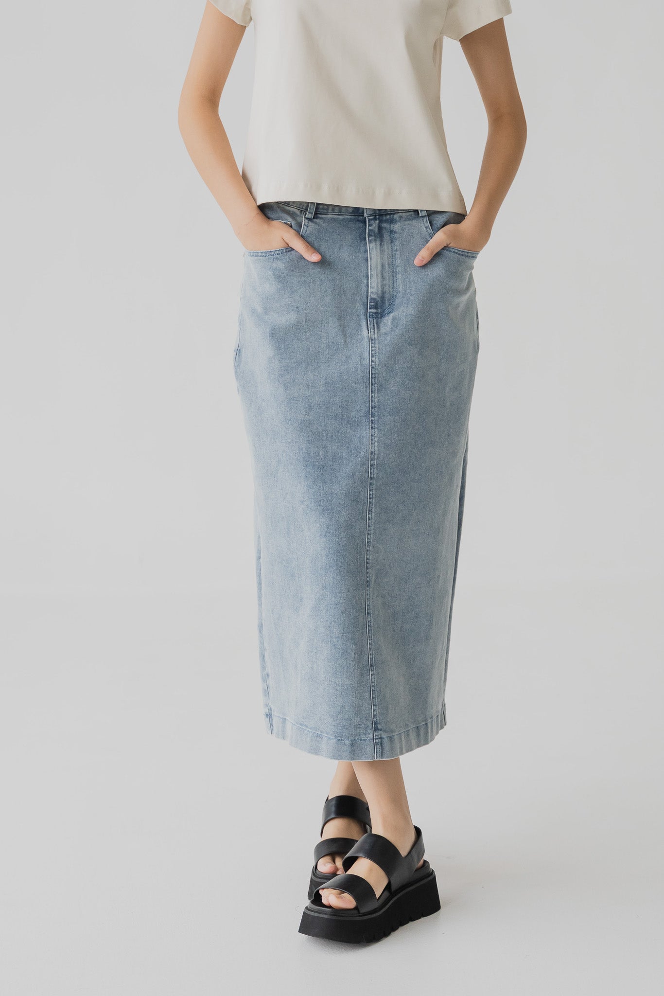 Back Slit Midaxi Denim Skirt in Light Wash