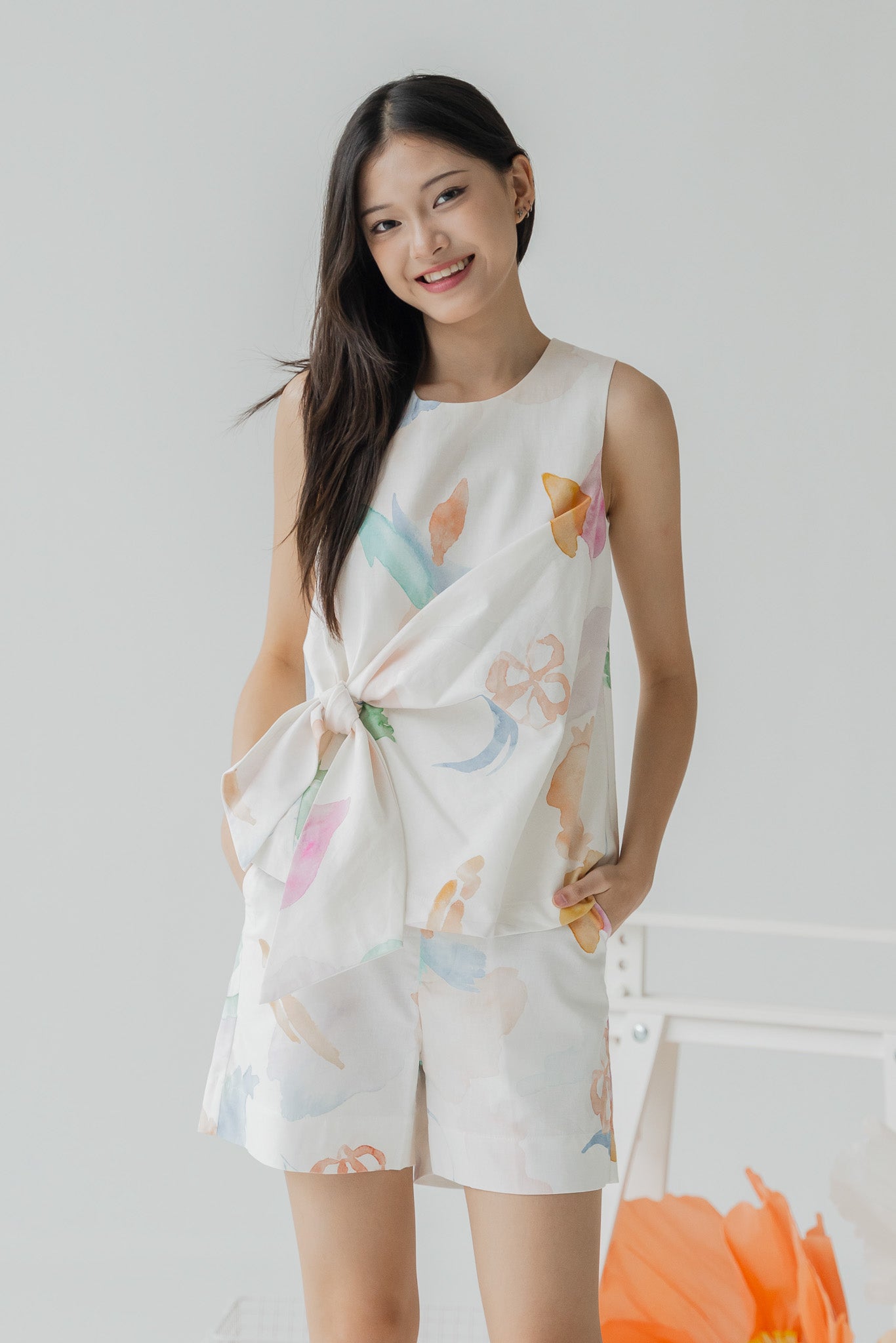 Garden of Eden Knot Tie Linen Blouse