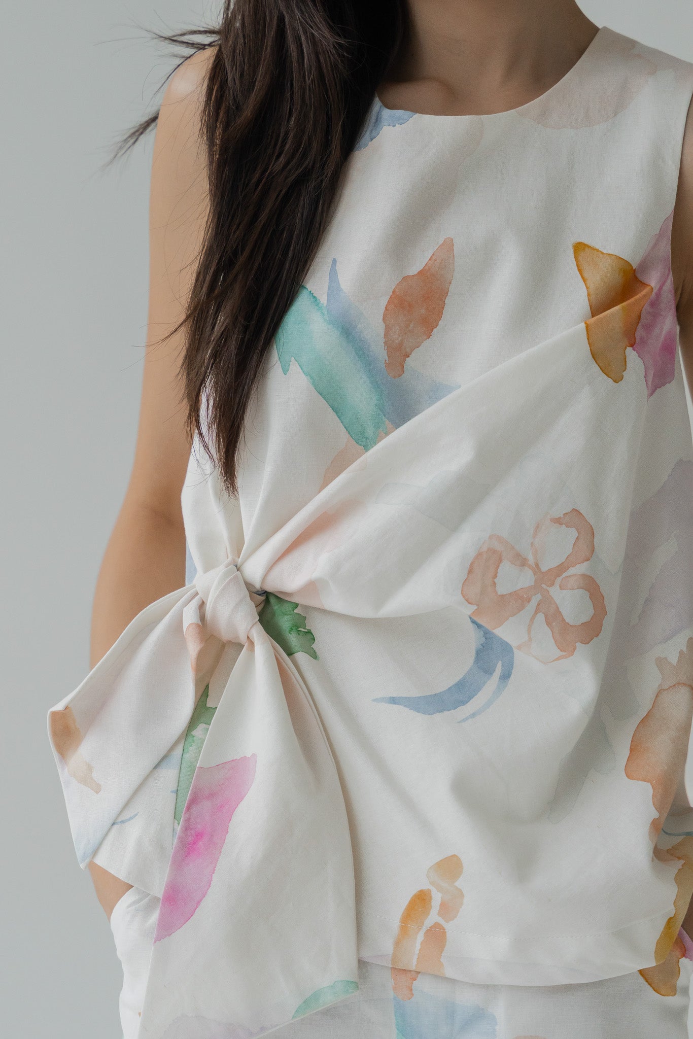 Garden of Eden Knot Tie Linen Blouse