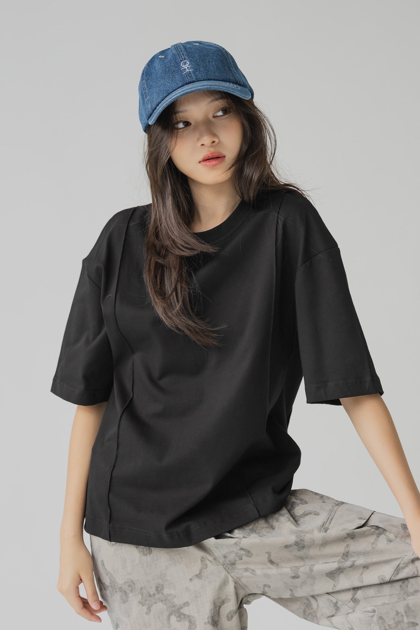 Piping Detail Loosefit Tee in Black