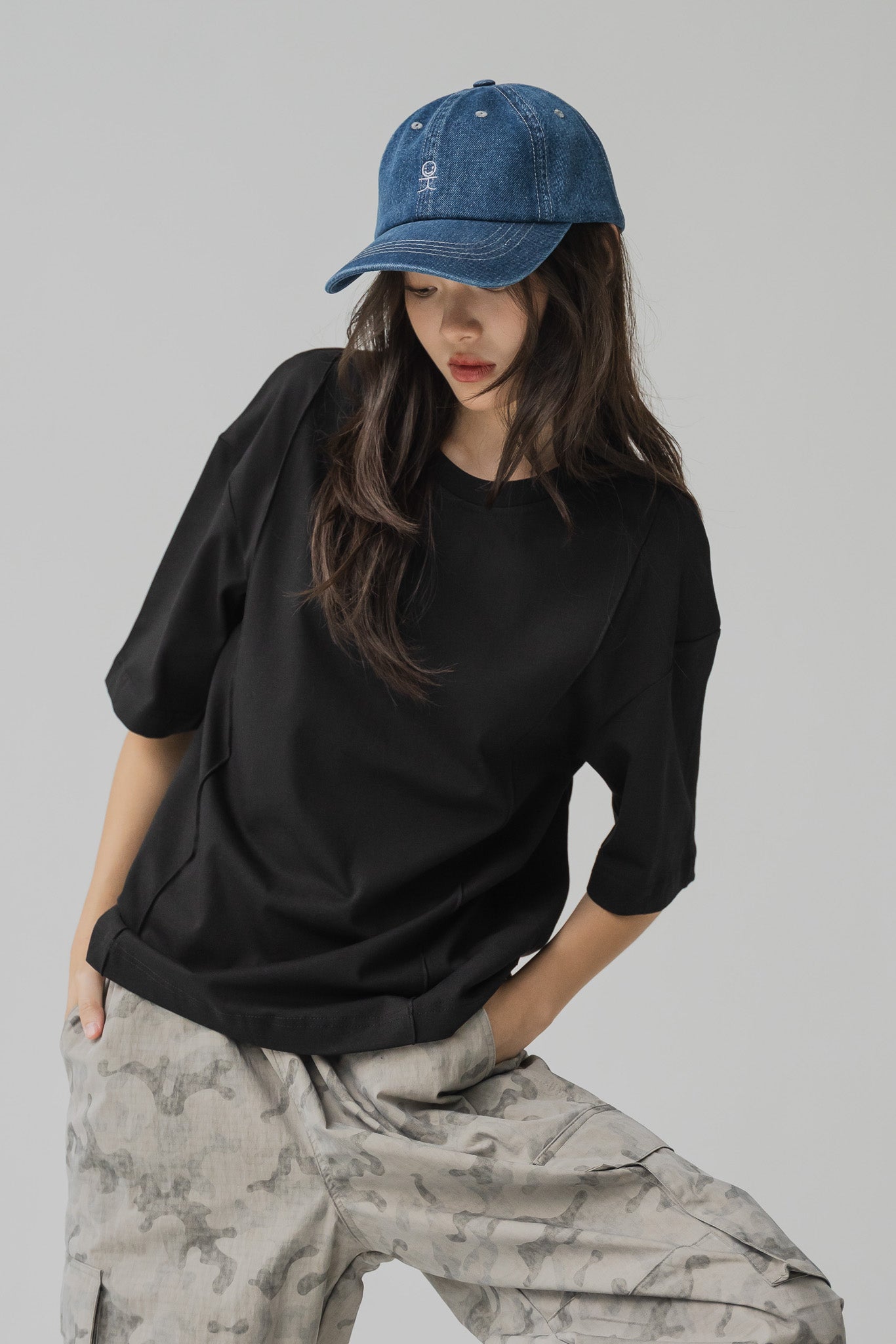 Piping Detail Loosefit Tee in Black