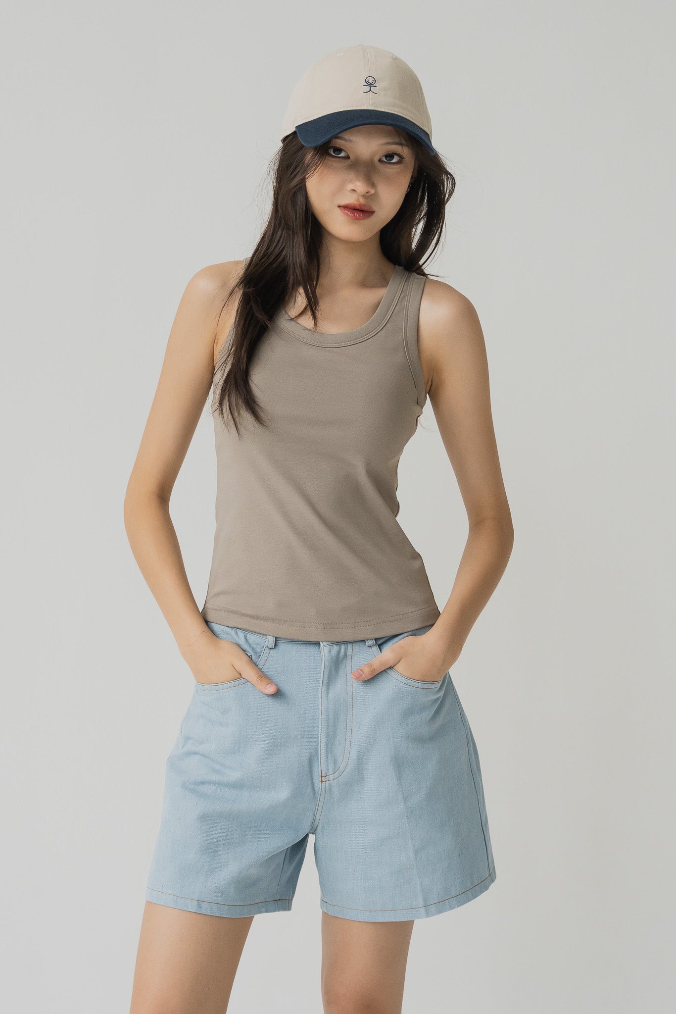 Mom Fit Denim Shorts in Light Wash