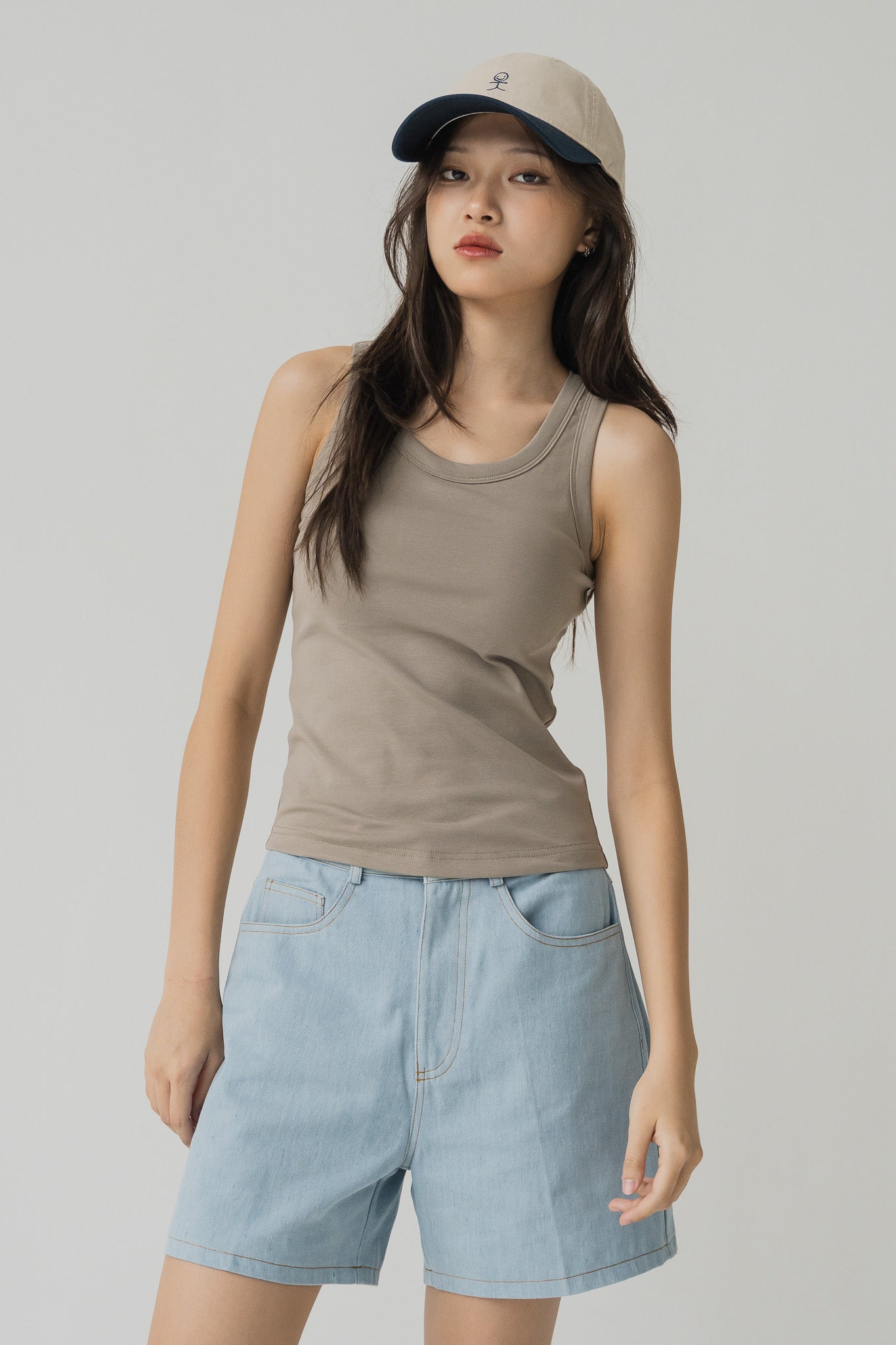 Mom Fit Denim Shorts in Light Wash