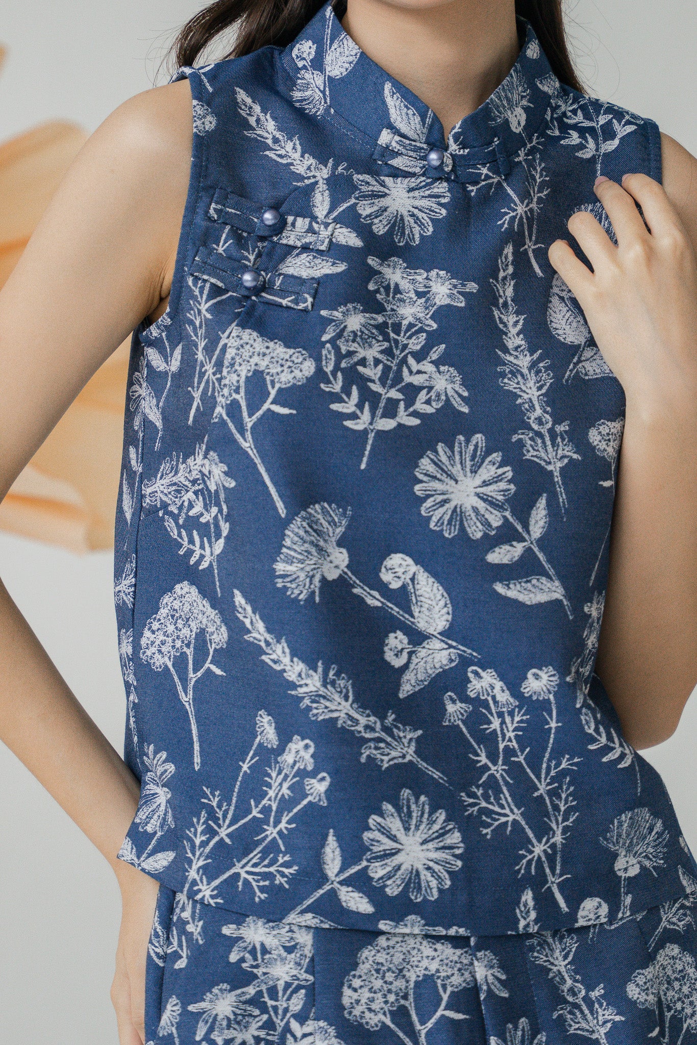 Spring Radiance Sleeveless Mandarin Blouse