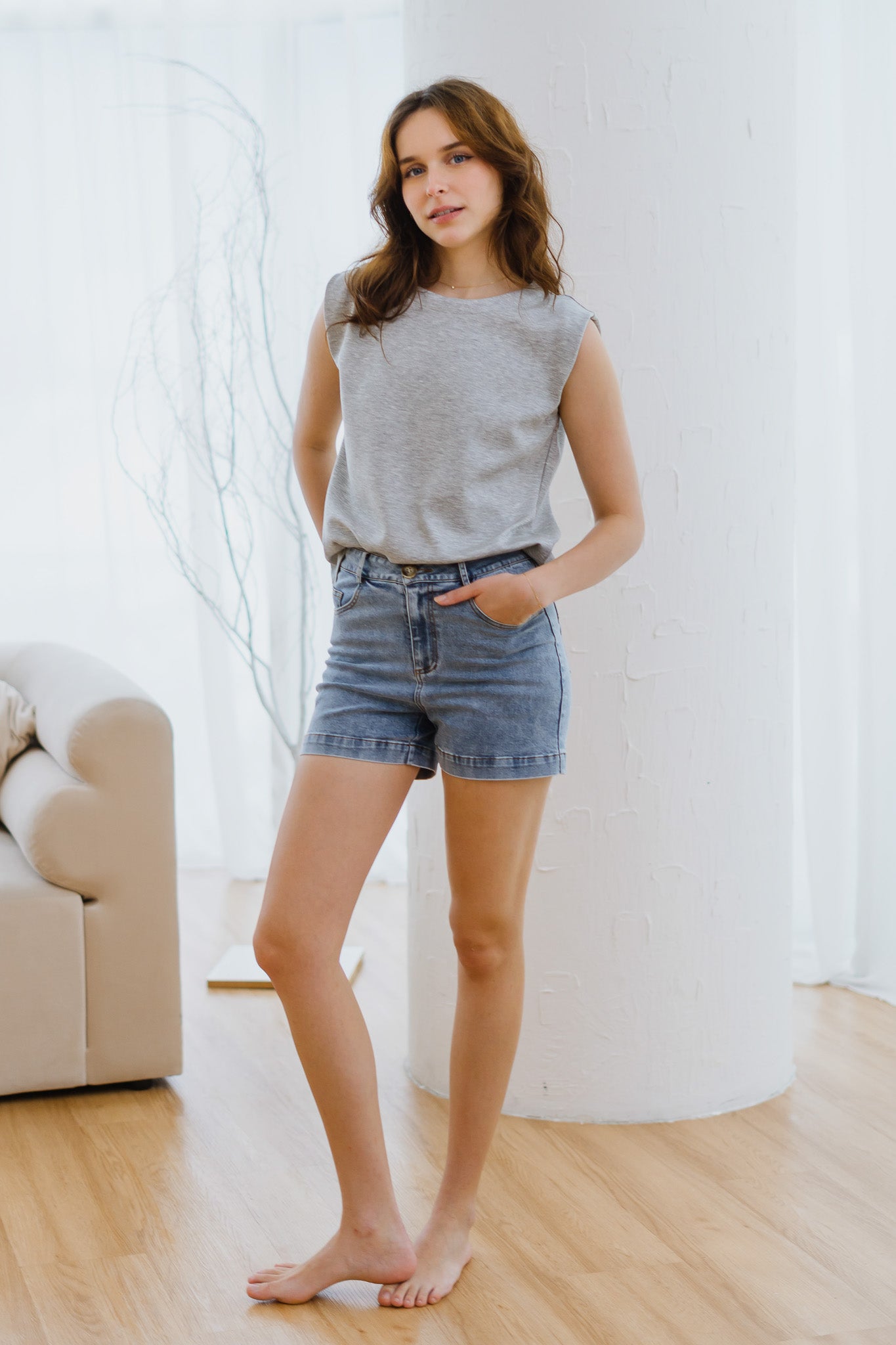 Core Essentials Muscle Tee in Light Grey