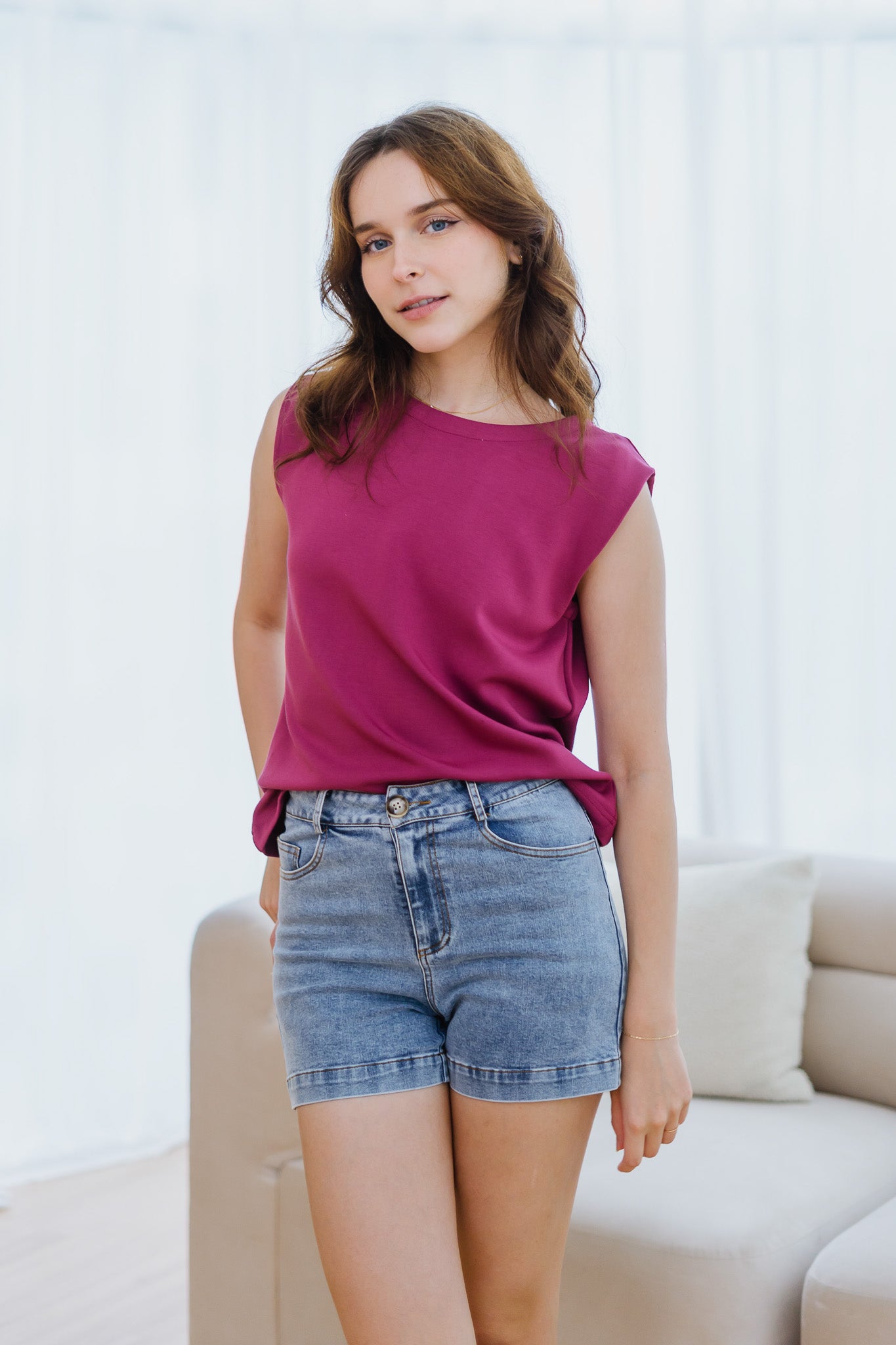 Core Essentials Muscle Tee in Mulberry