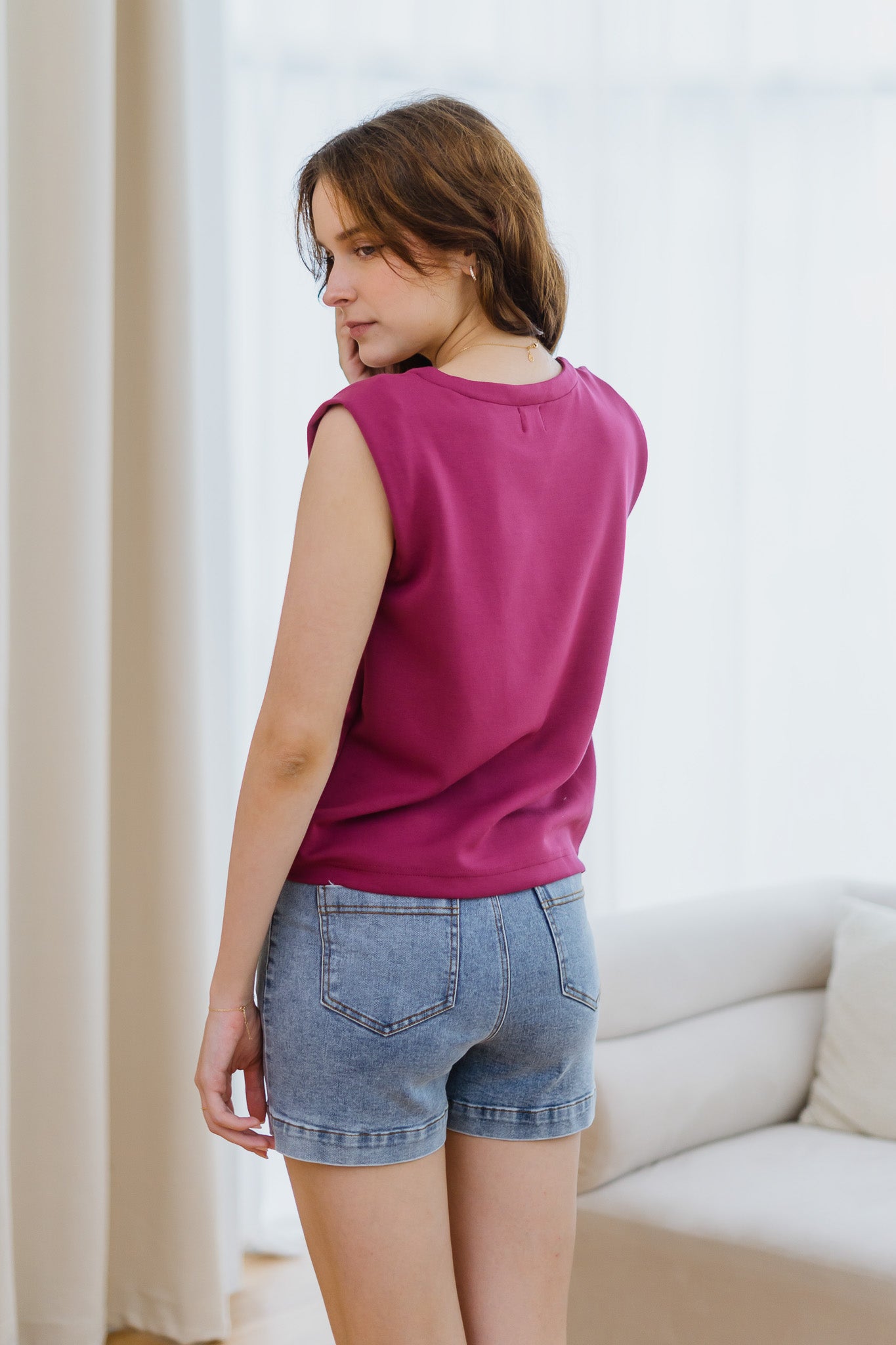 Core Essentials Muscle Tee in Mulberry