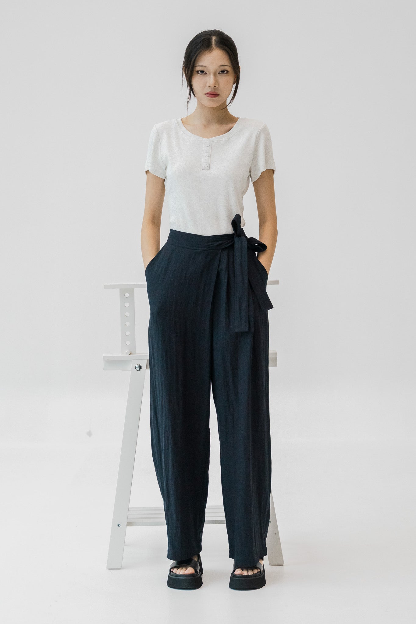 Yuna Knot Tie Pants in Navy