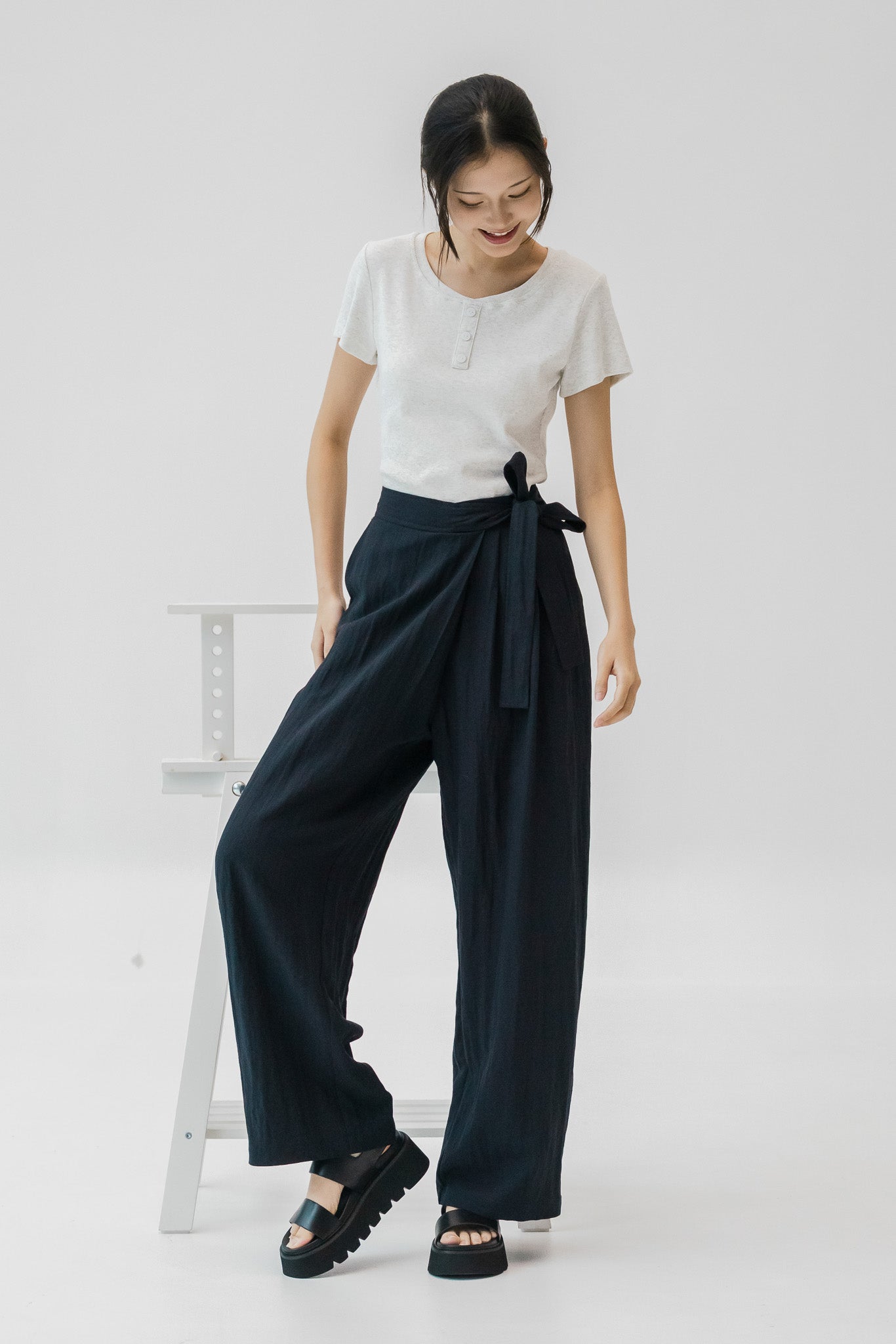 Yuna Knot Tie Pants in Navy