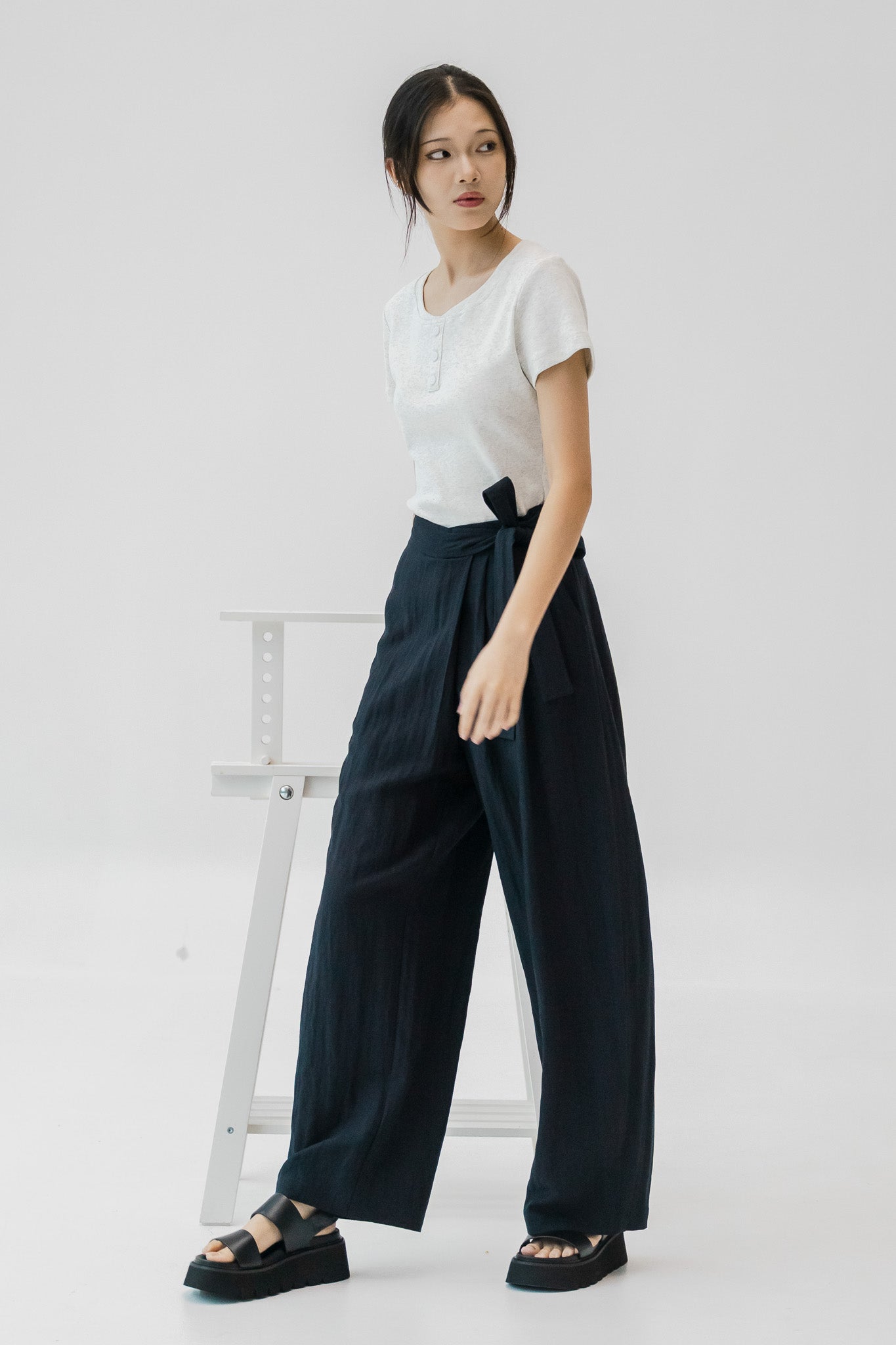 Yuna Knot Tie Pants in Navy