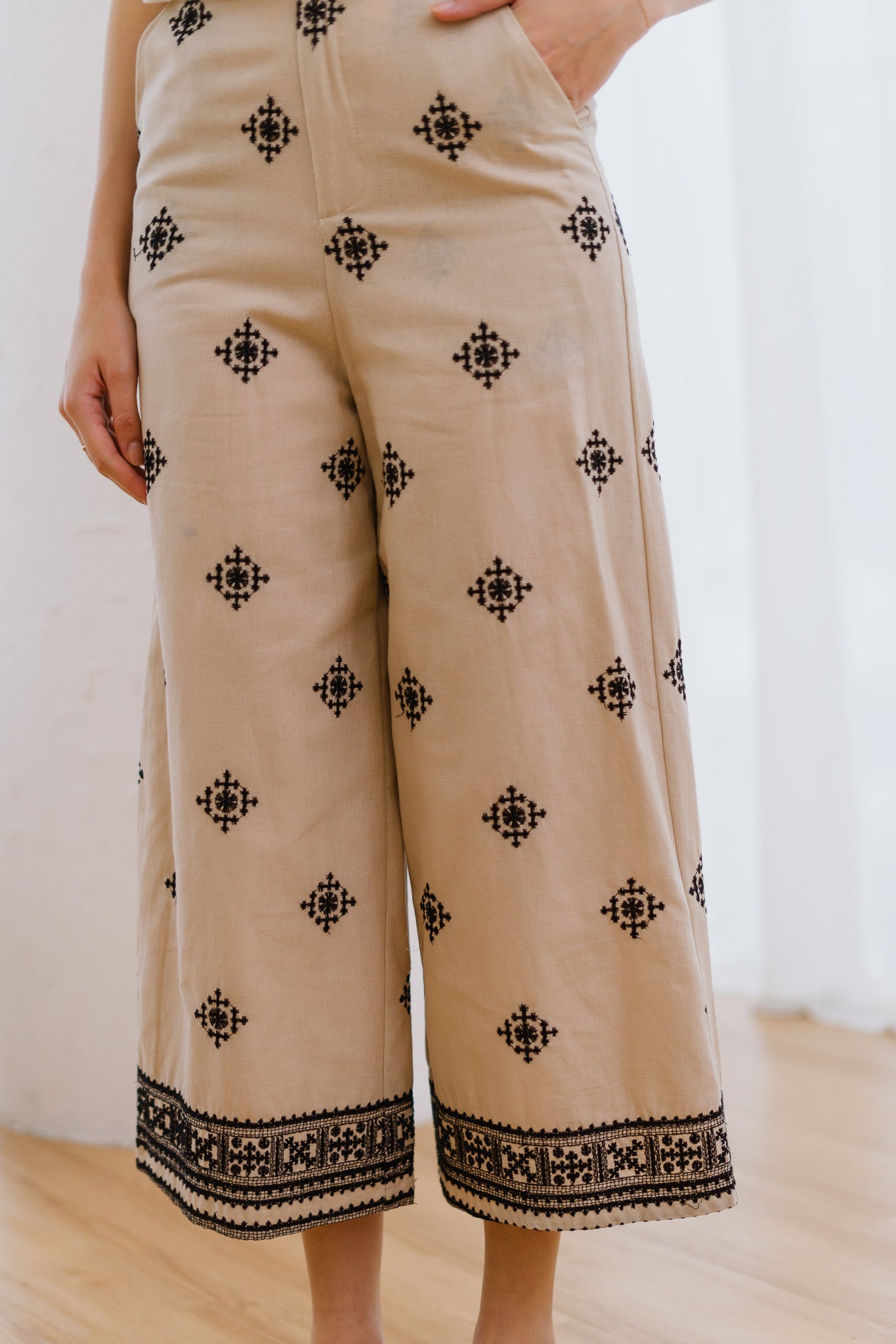 Mirador Aztec Embroidery Linen Pants in Beige - First Stitch