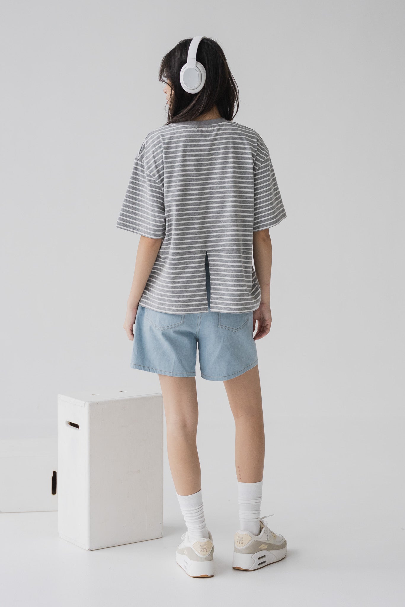 Back Slit Oversized Striped Tee in Light Gray