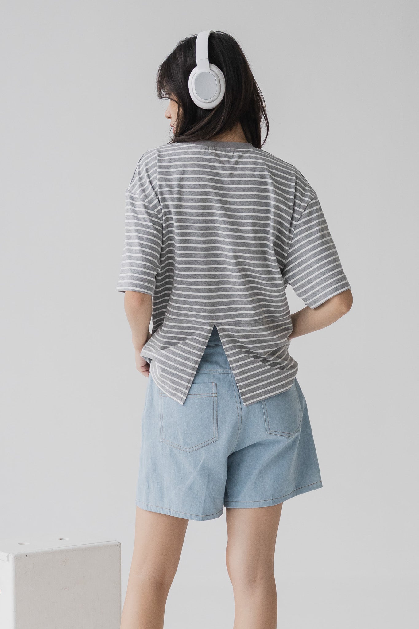 Back Slit Oversized Striped Tee in Light Gray