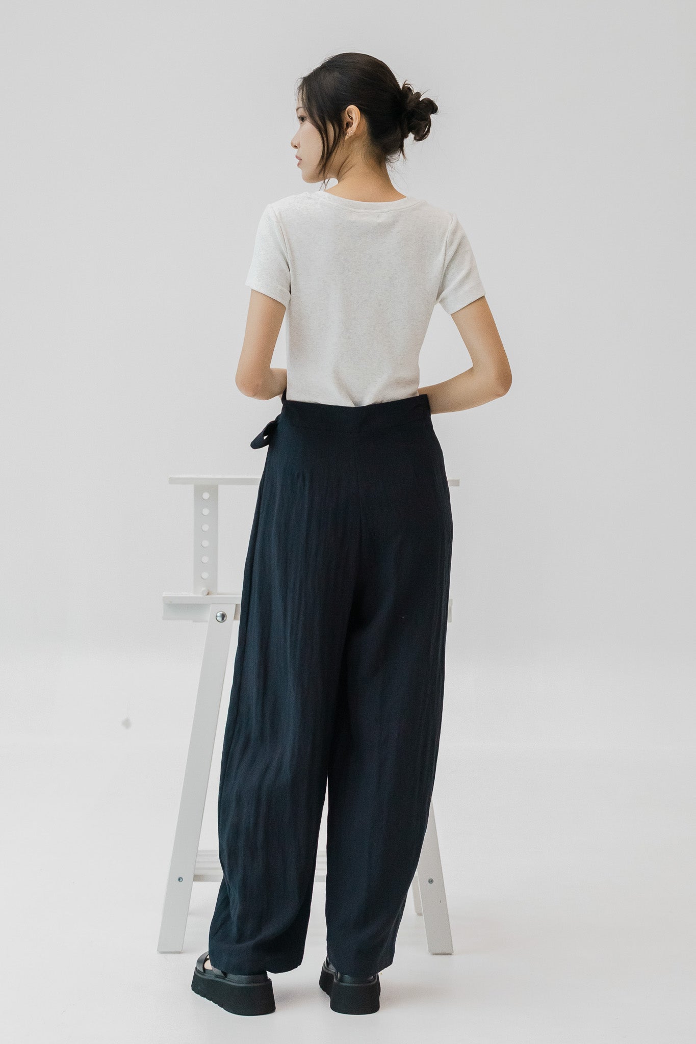Yuna Knot Tie Pants in Navy