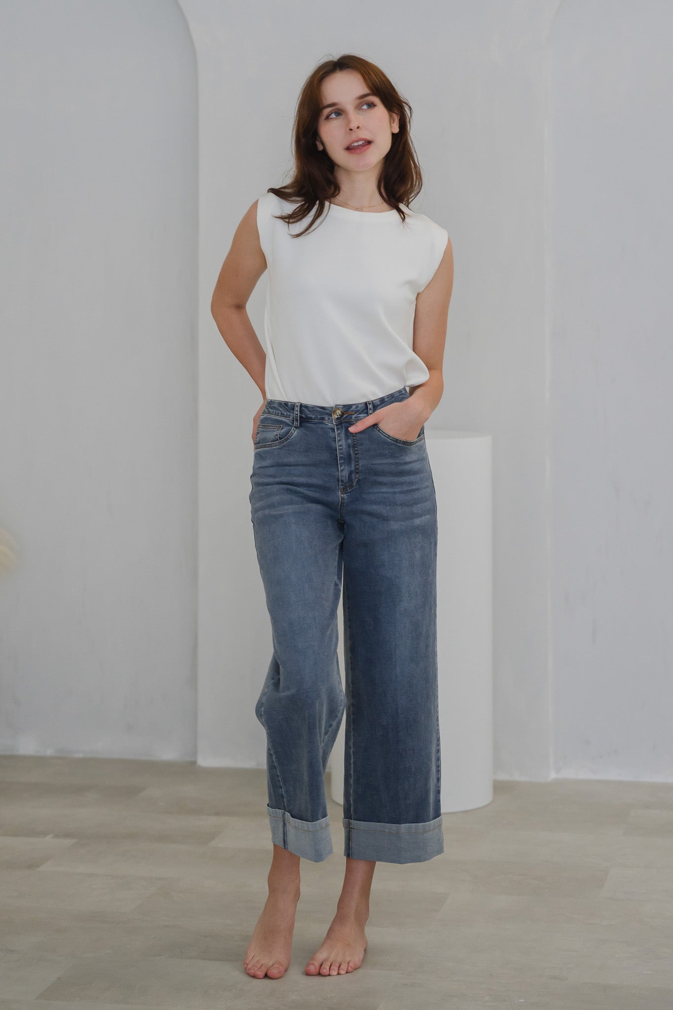 Estella Washed Broad Jeans in Light Wash