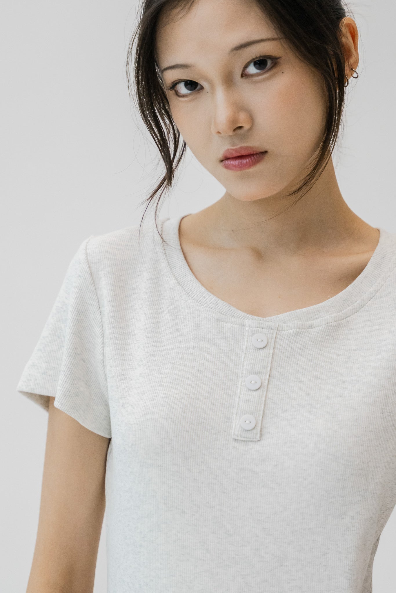 Comfy Scoop Neck Ribbed Tee in Light Gray