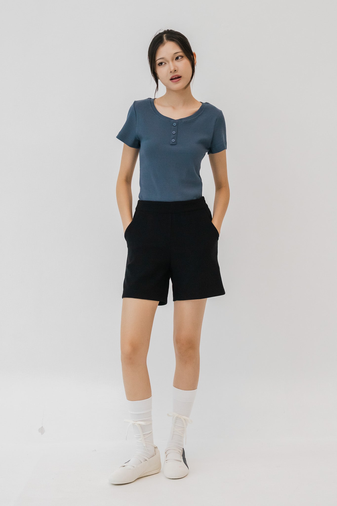 Jodie Clean Cut Shorts in Black