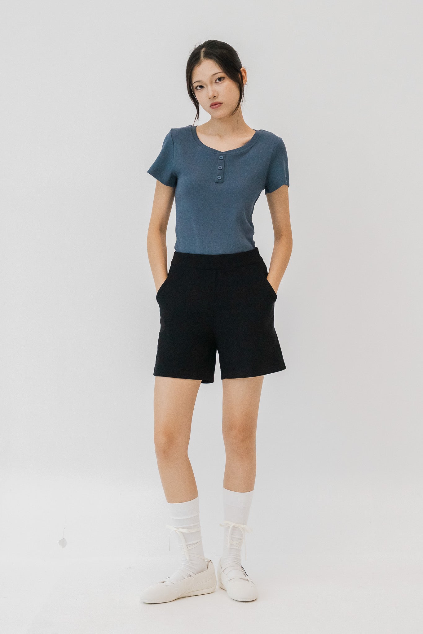 Jodie Clean Cut Shorts in Black